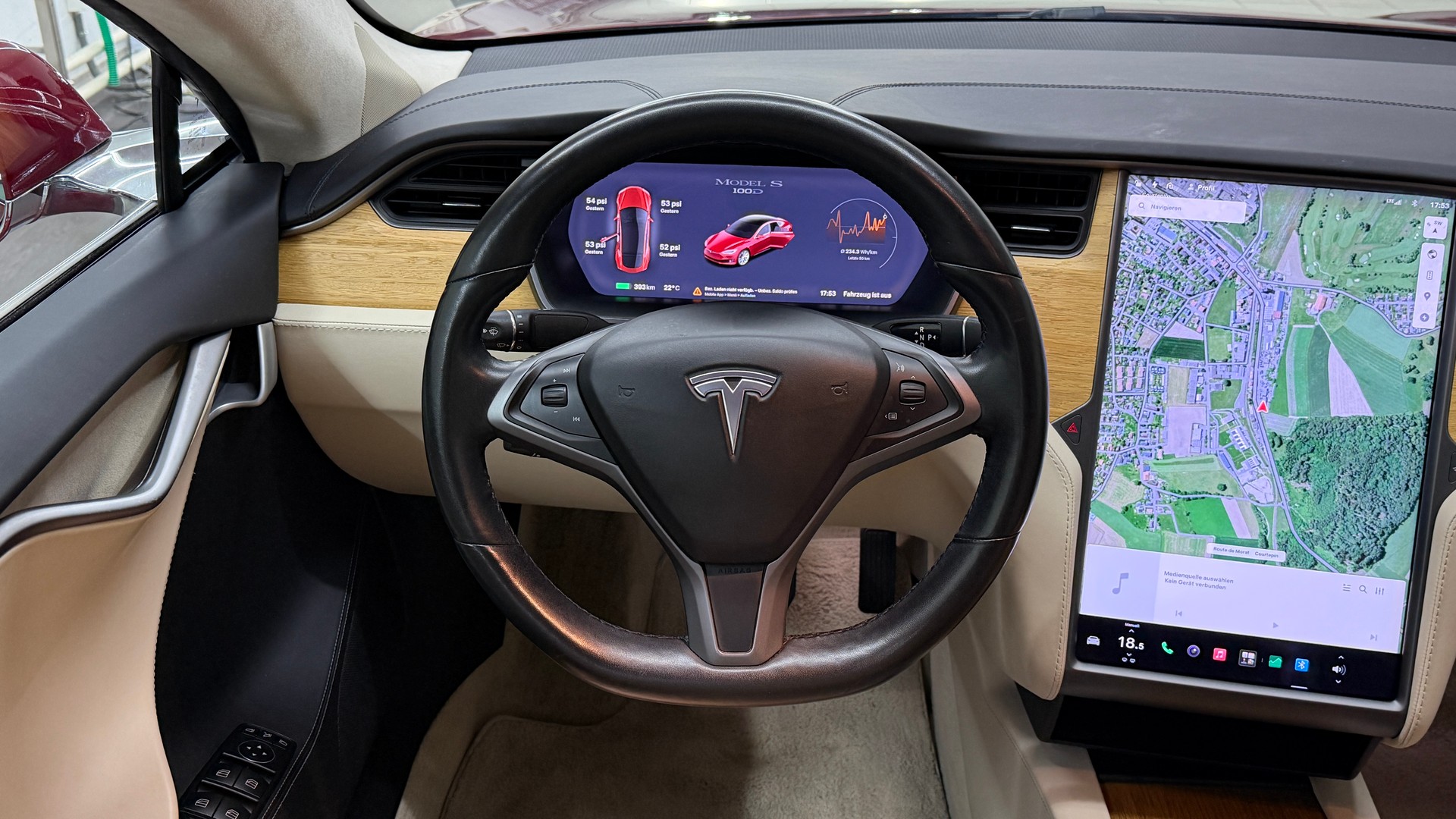 TESLA Model S 100 D-image-8