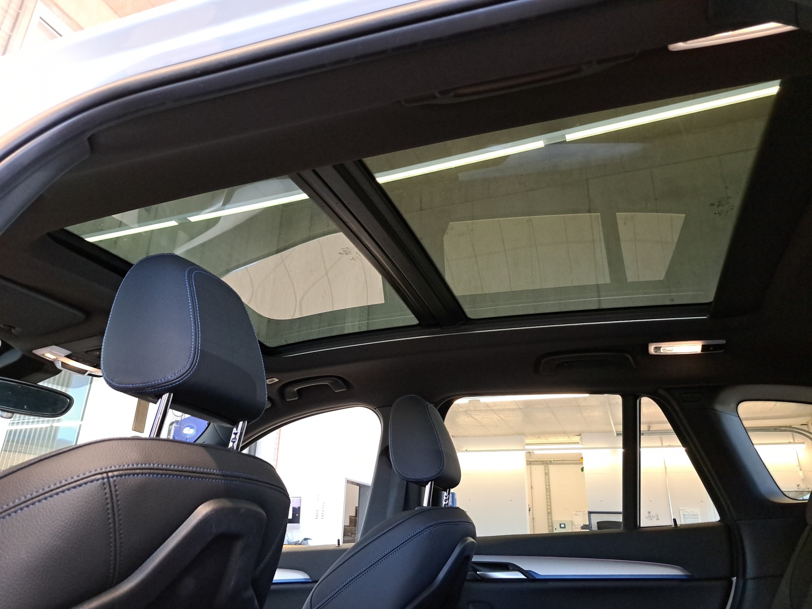 BMW X1 xDrive 25e Pack M-Sport-image-17