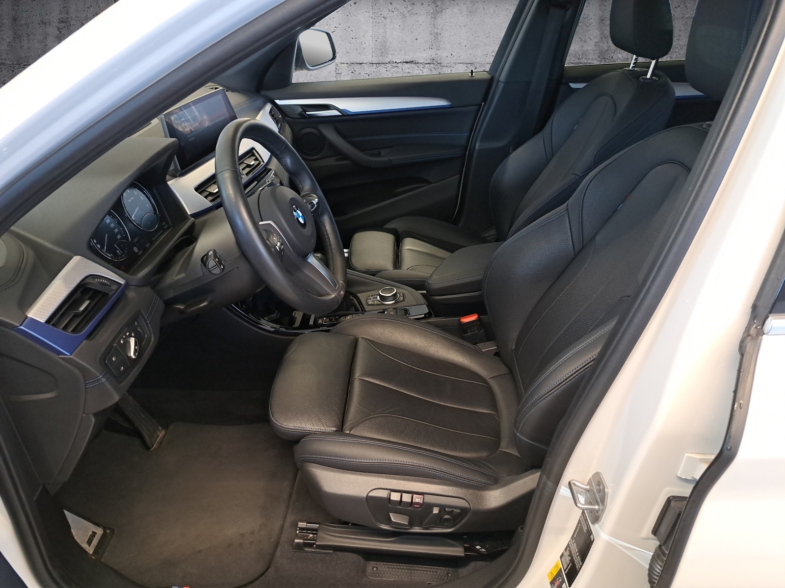 BMW X1 xDrive 25e Pack M-Sport-image-9