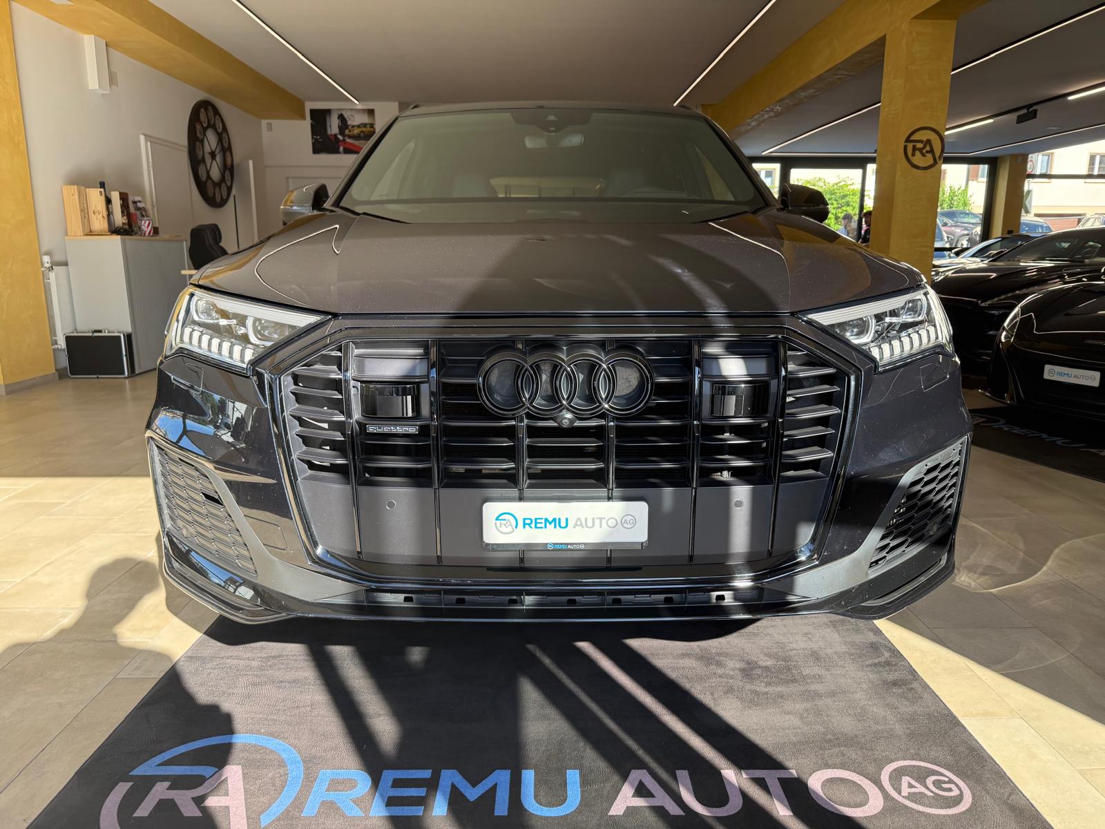 AUDI Q7 50 TDI quattro S Line tiptronic-image-8