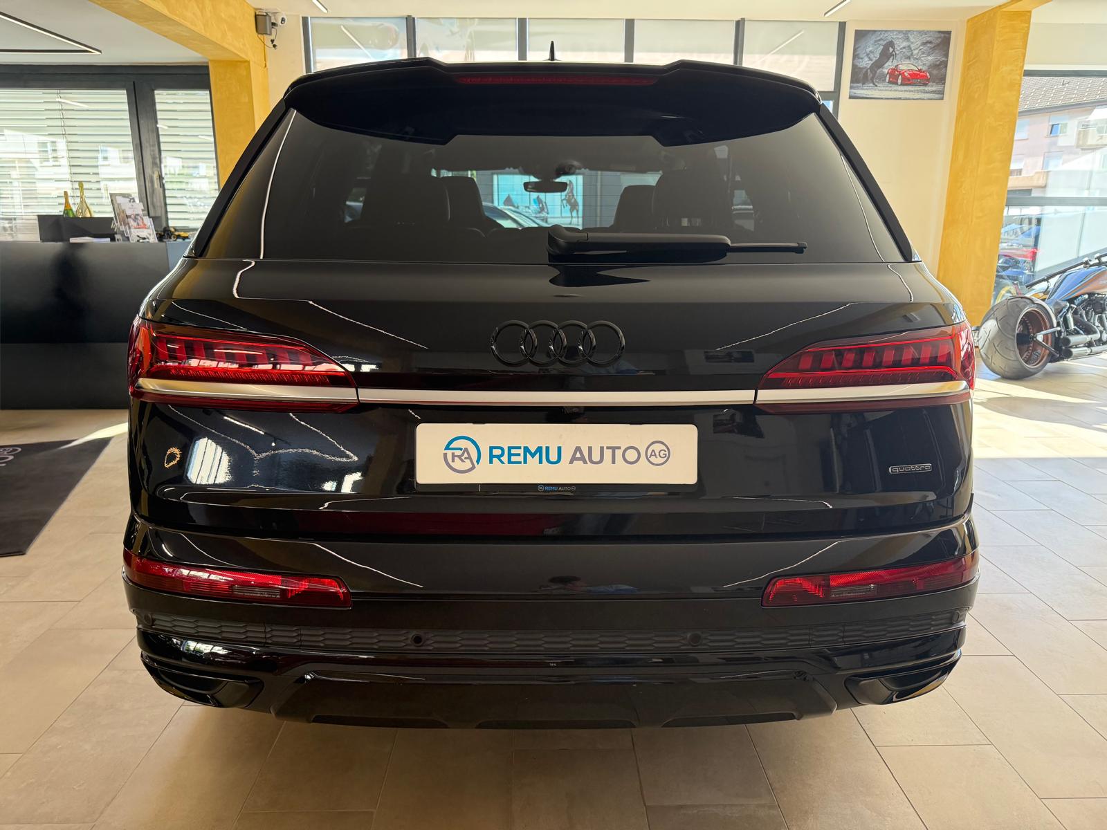 AUDI Q7 50 TDI quattro S Line tiptronic-showroom-element-3