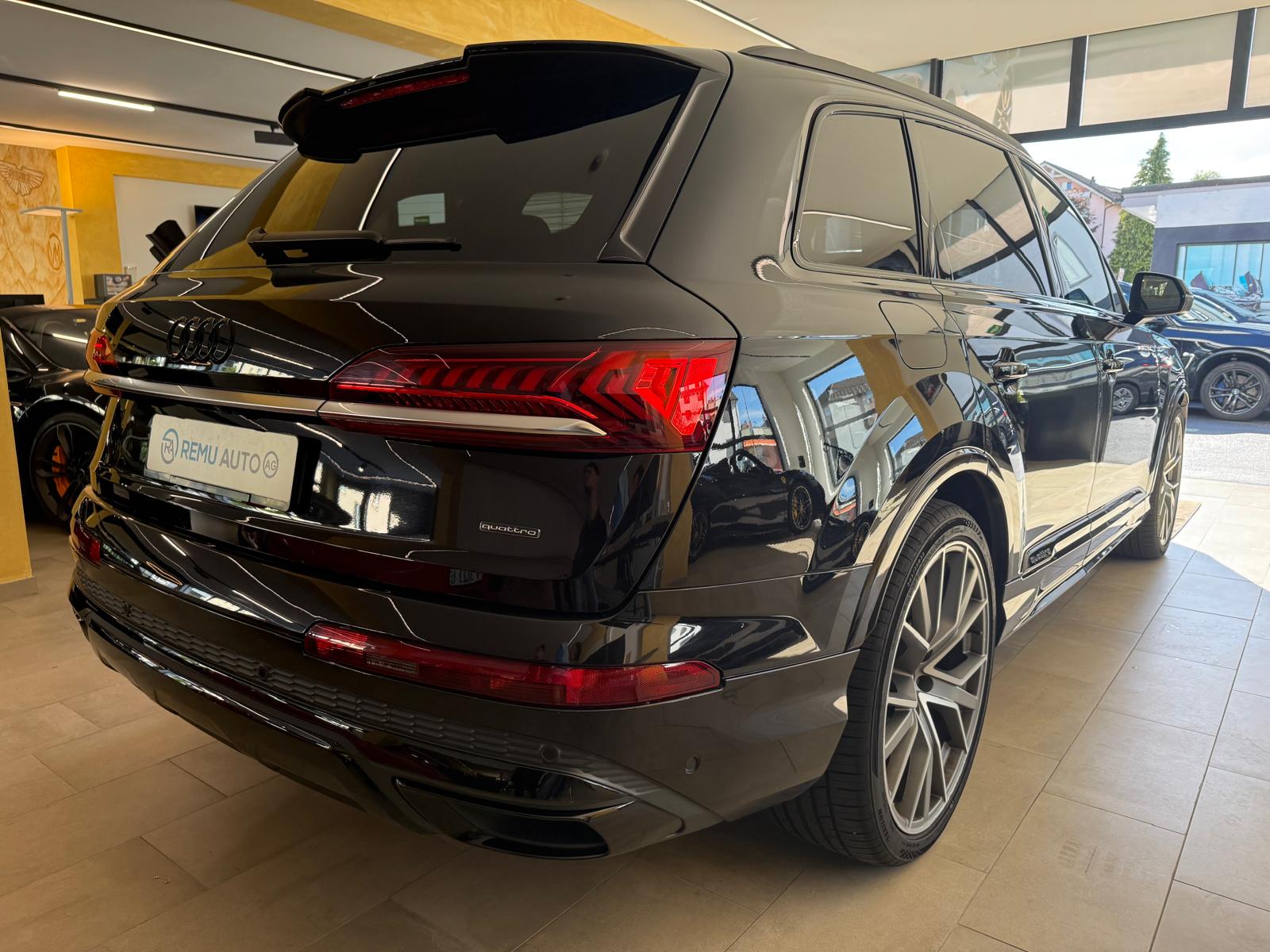 AUDI Q7 50 TDI quattro S Line tiptronic-showroom-element-2
