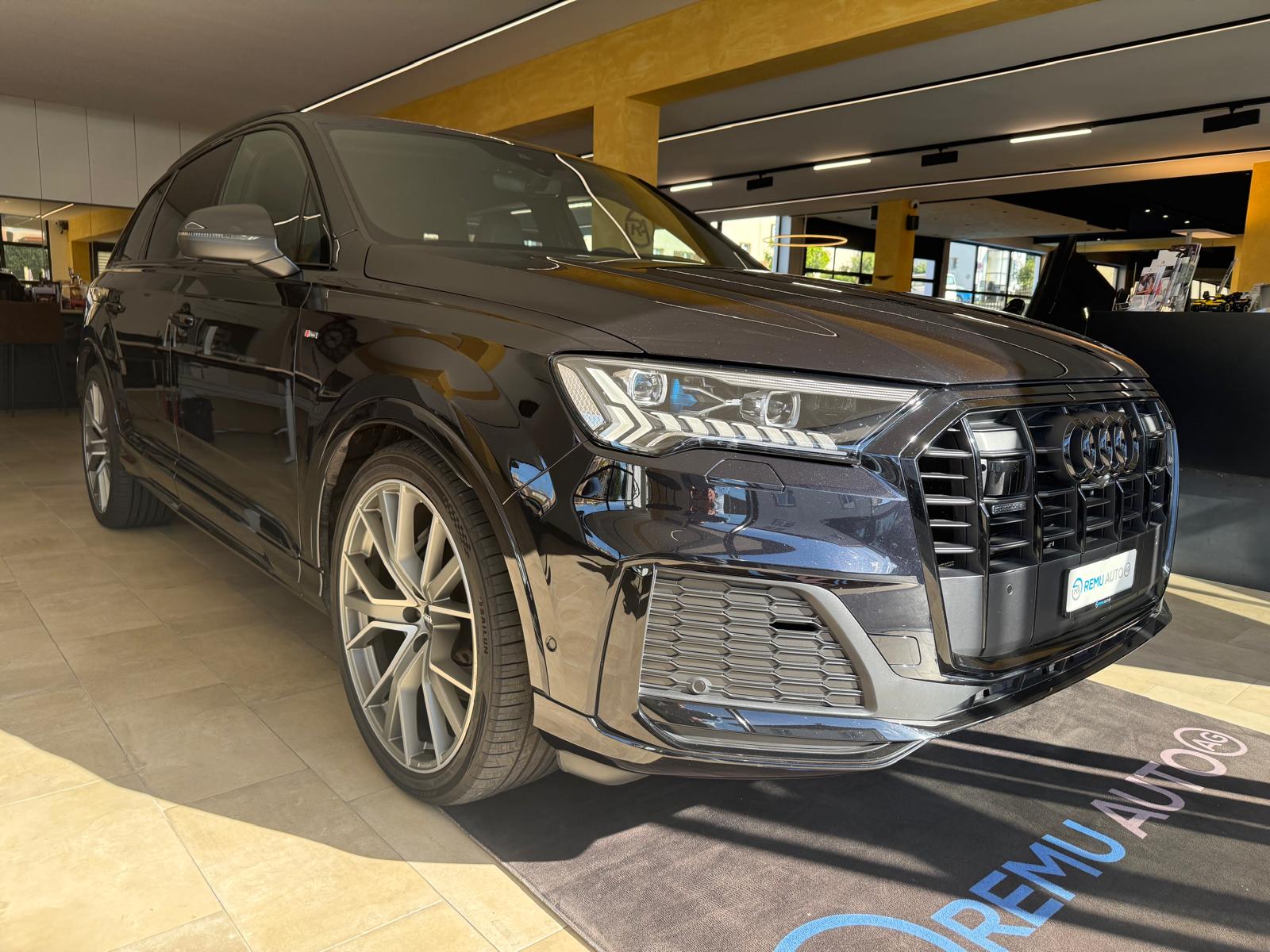AUDI Q7 50 TDI quattro S Line tiptronic