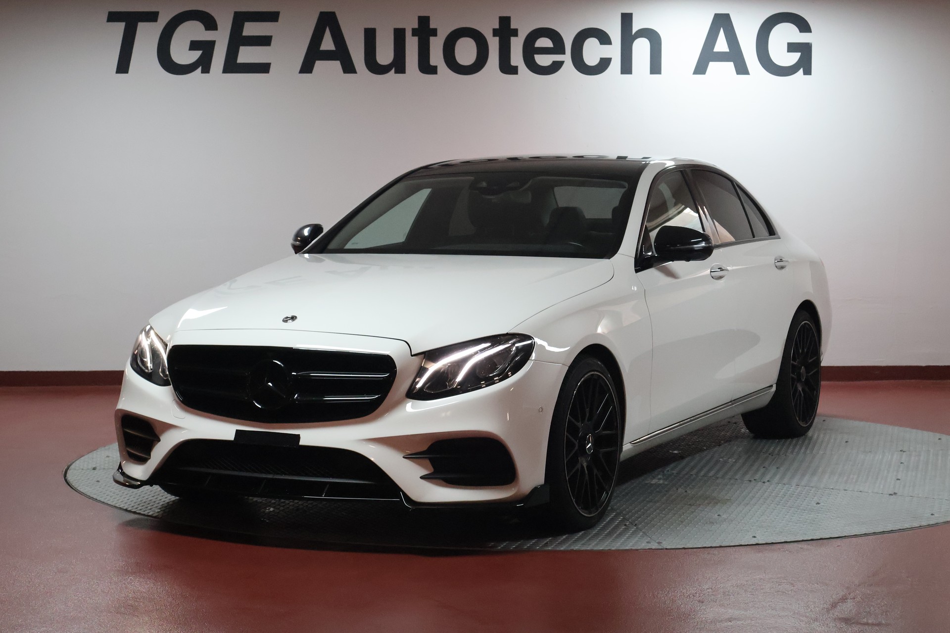 MERCEDES-BENZ E 200 9G-Tronic