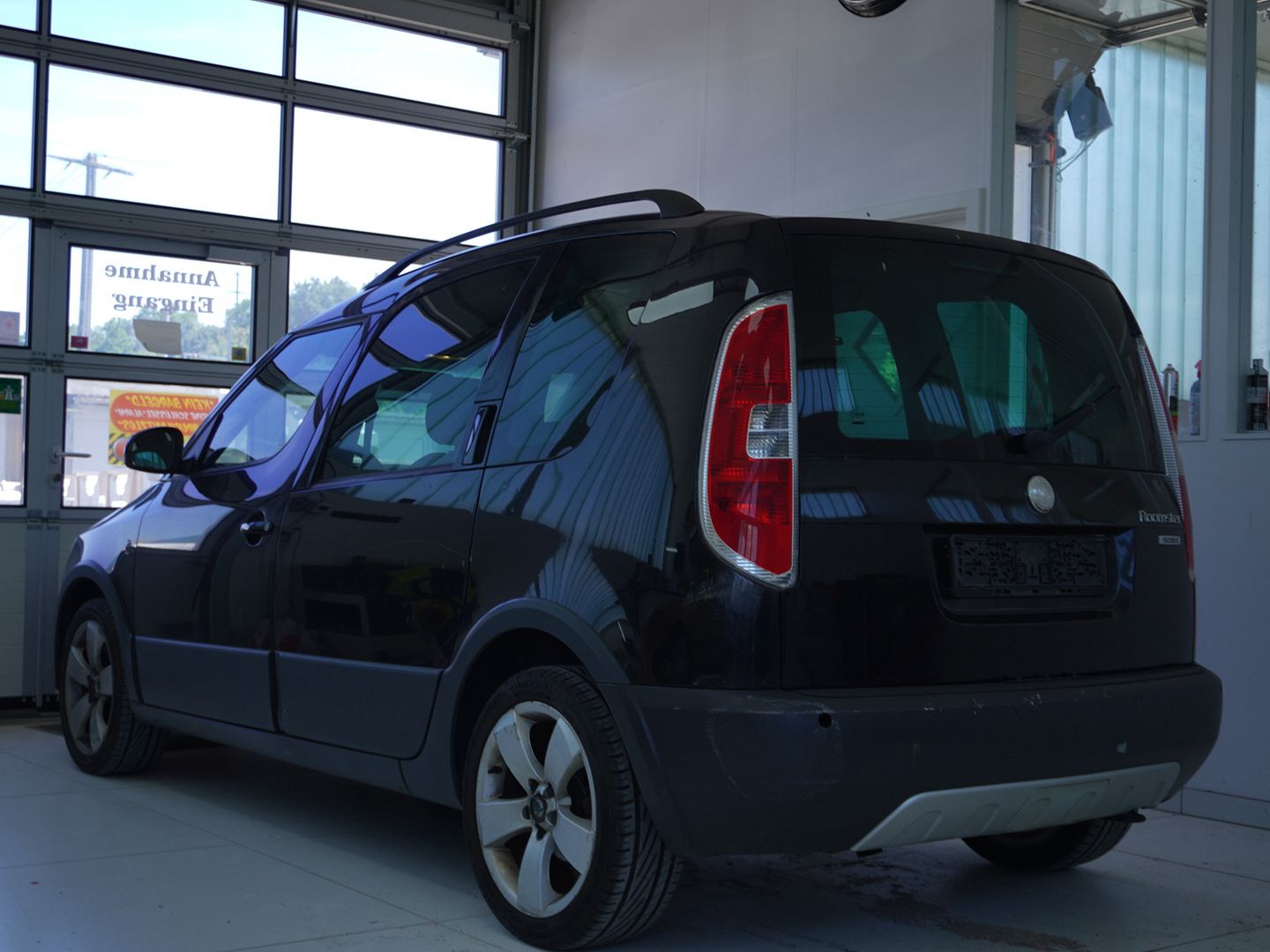 SKODA Roomster 1.6 Style-image-1