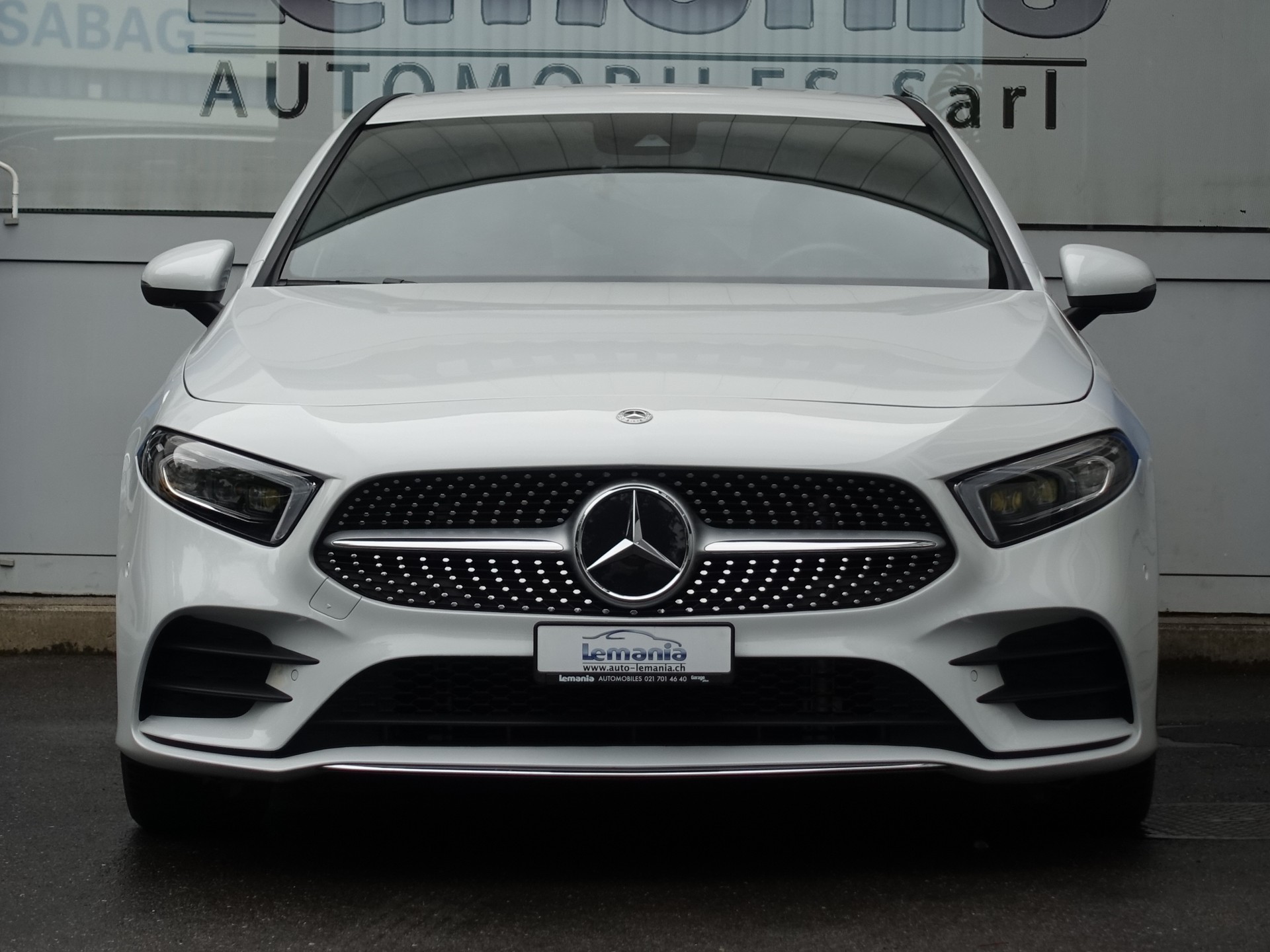 MERCEDES-BENZ A 200 Style 7G-DCT-showroom-element-2