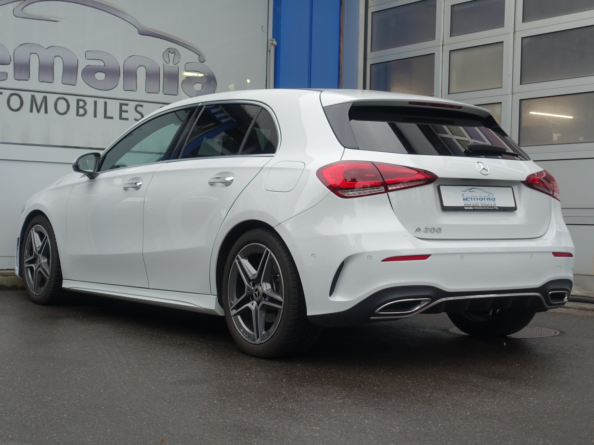MERCEDES-BENZ A 200 Style 7G-DCT-showroom-element-3
