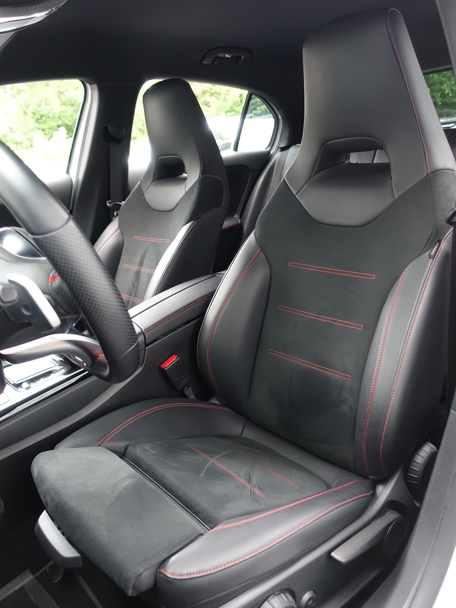 MERCEDES-BENZ A 200 Style 7G-DCT-image-8
