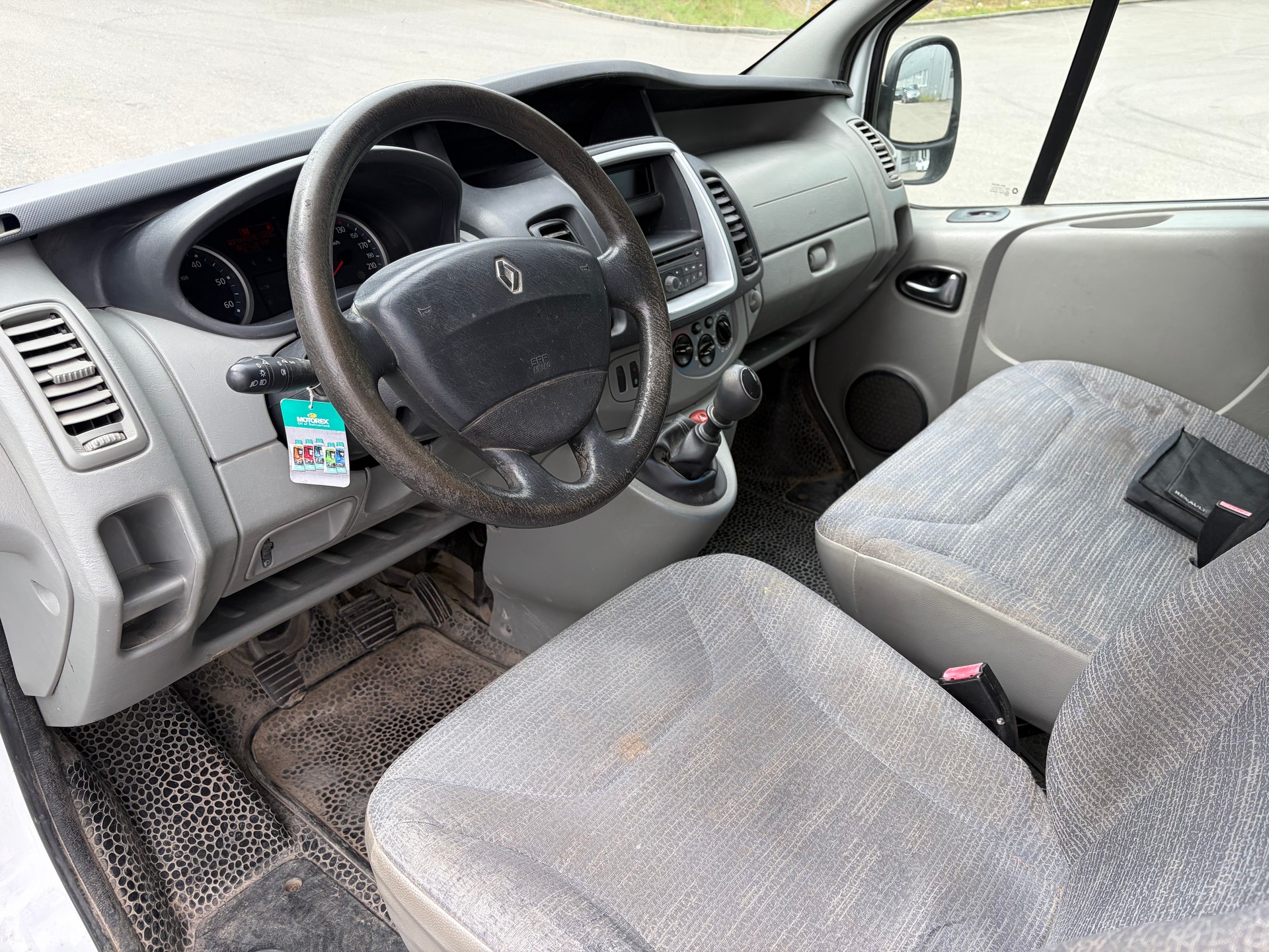 RENAULT Trafic 2.0dCi Eco Passenger Authentique-image-4