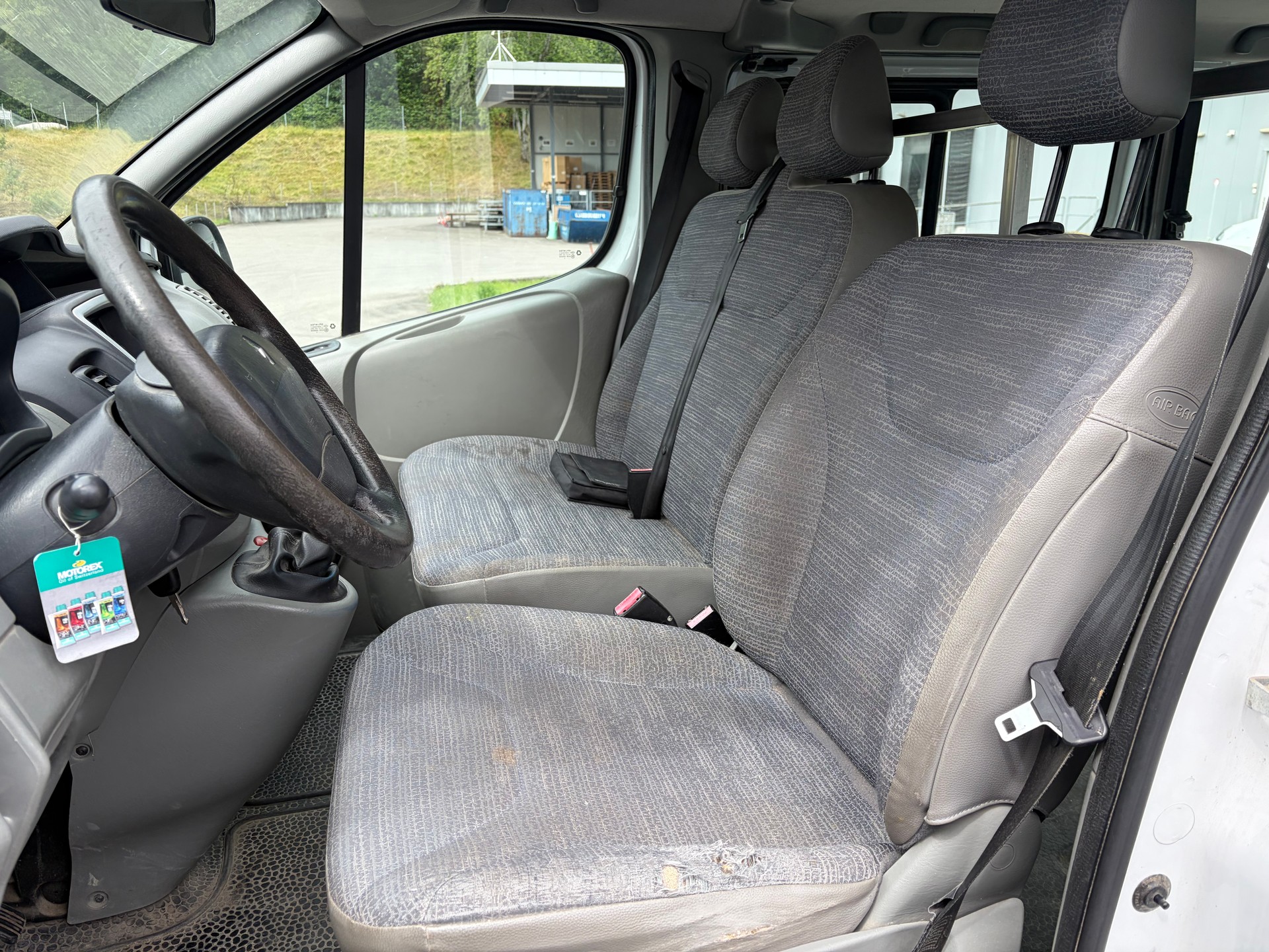 RENAULT Trafic 2.0dCi Eco Passenger Authentique-image-5