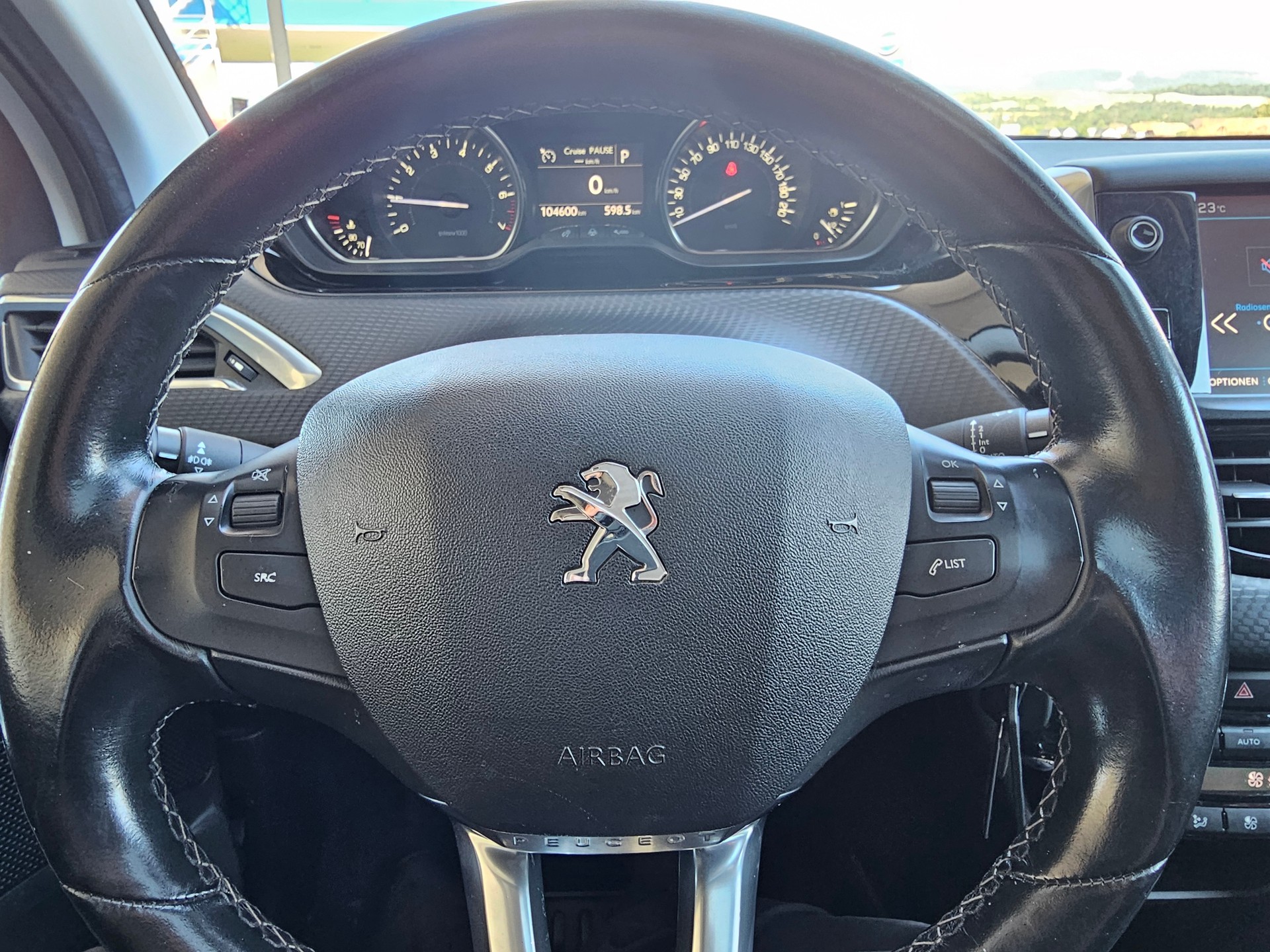 PEUGEOT 2008 1.2 PureTech Allure EAT6-image-14