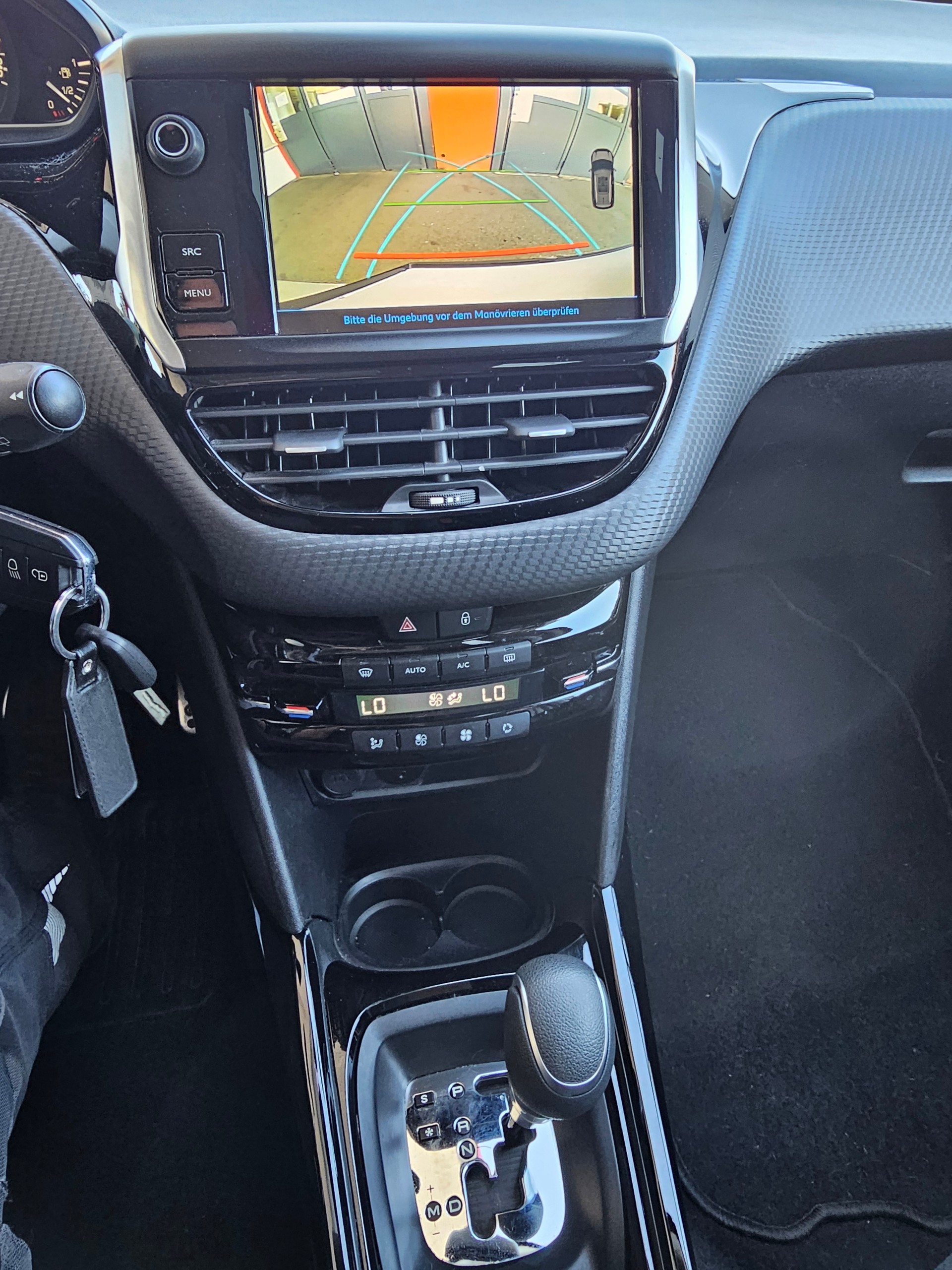 PEUGEOT 2008 1.2 PureTech Allure EAT6-image-12
