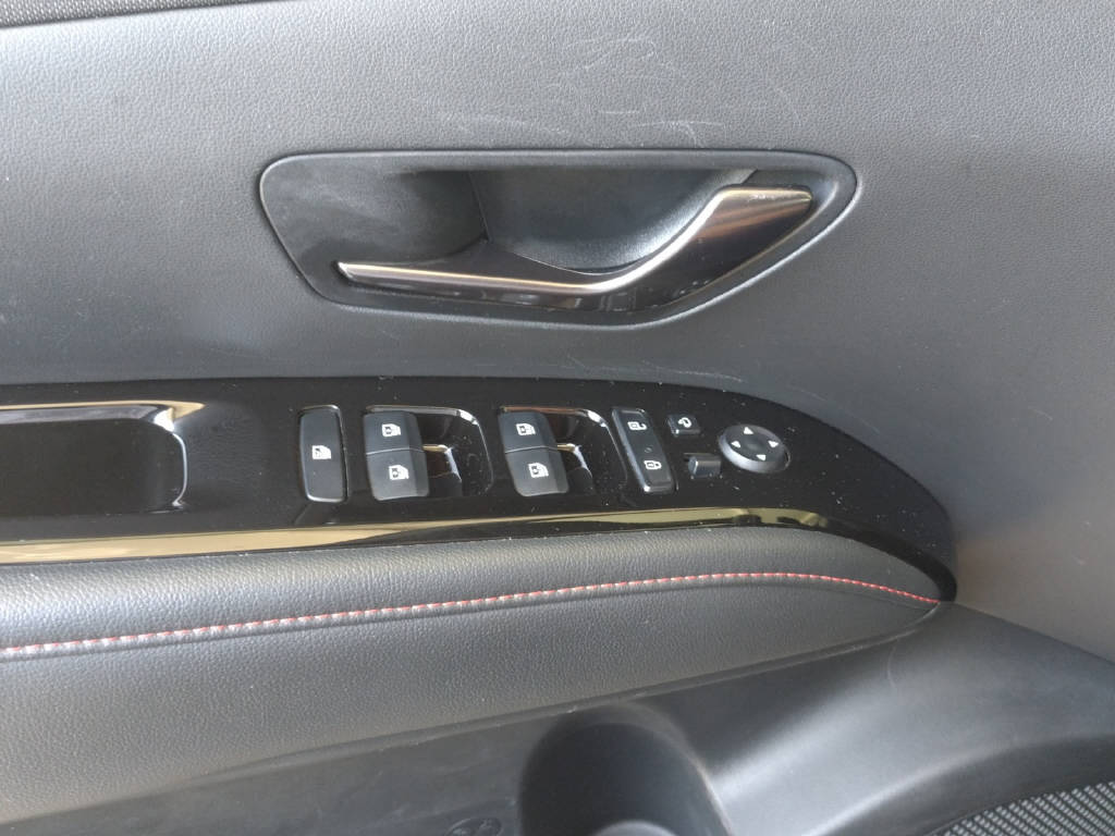 HYUNDAI TUCSON 1.6 T-GDi Hybrid N-Line 4WD-image-18