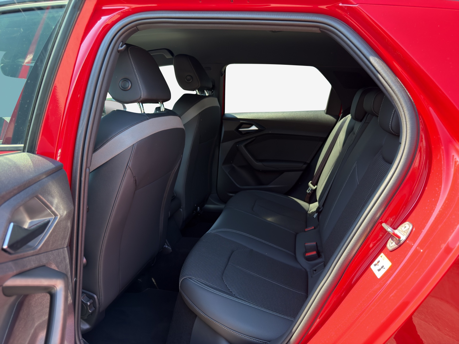 AUDI A1 Sportback 30 TFSI S Line Attraction S-tronic-image-11