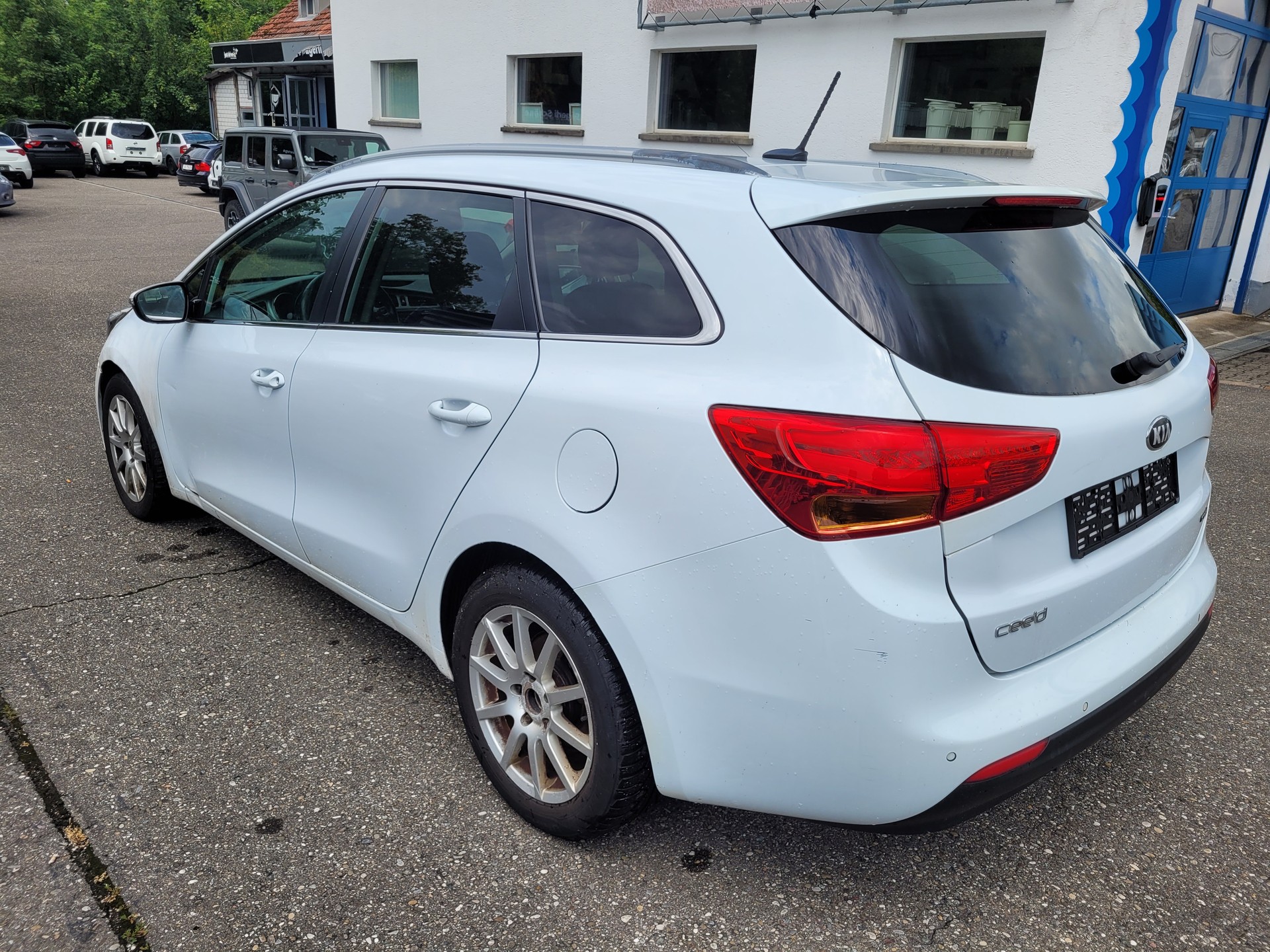 KIA Cee'd 1.6 CRDi Trend-image-4