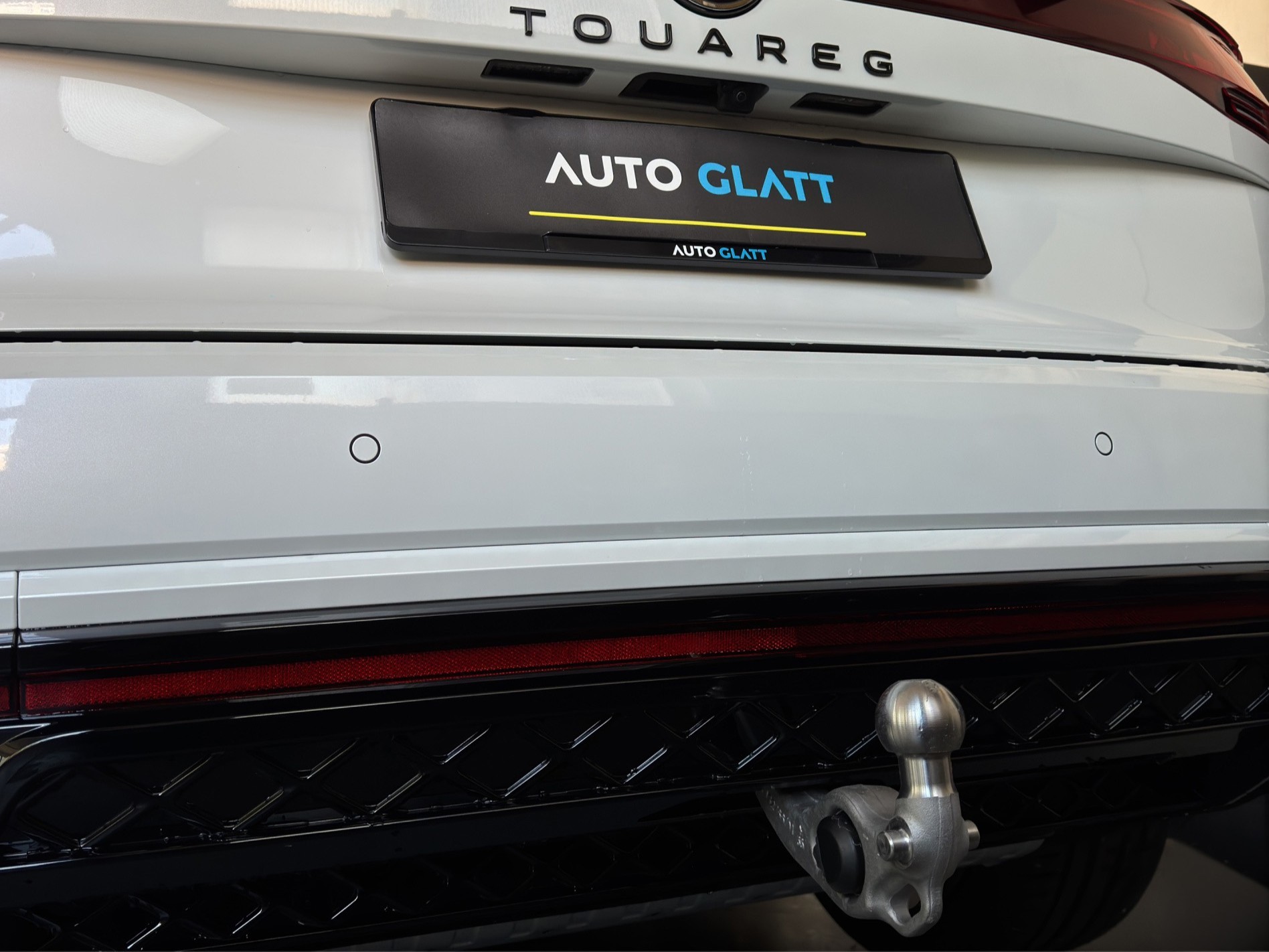 VW Touareg 3.0 TDI R-Line "Lederpaket-Puglia-AHK-Pano-Luftfederung"-image-28