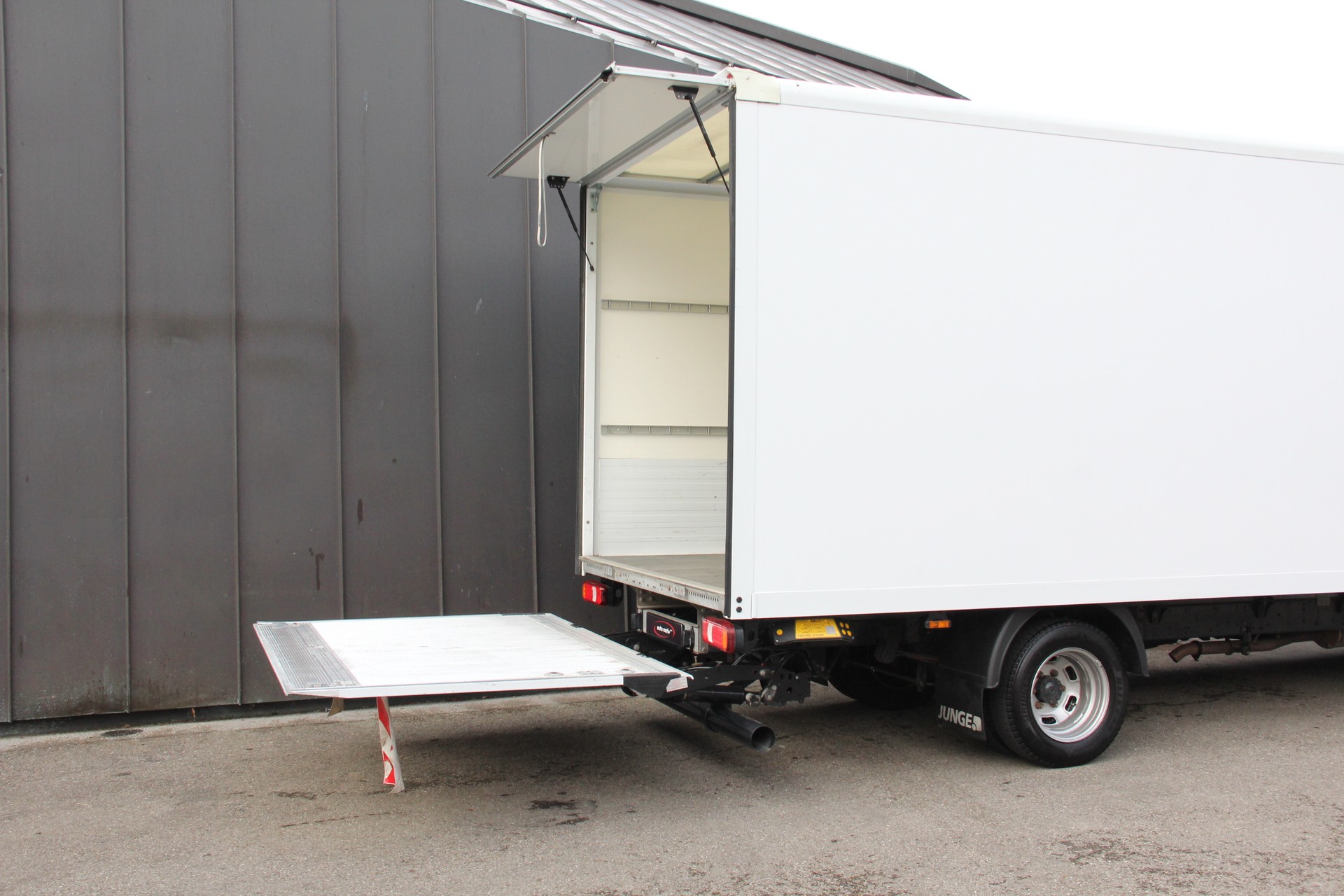 IVECO 35 C 16 A8 **AUTOMAT** **HEBEBÜHNE** **RÜCKFAHRKAMERA** **KLIMAAUTOMATIK** °°SOFORT-VERFÜGBAR°°-image-6