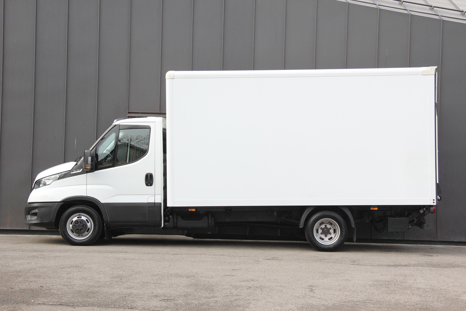 IVECO 35 C 16 A8 **AUTOMAT** **HEBEBÜHNE** **RÜCKFAHRKAMERA** **KLIMAAUTOMATIK** °°SOFORT-VERFÜGBAR°°-image-4