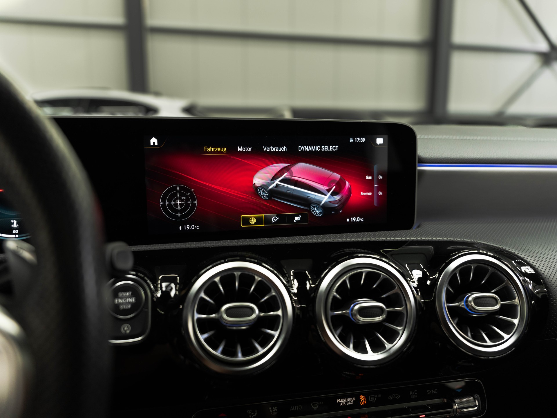 MERCEDES-BENZ CLA Shooting Brake 35 AMG 4Matic 7G-DCT-image-27