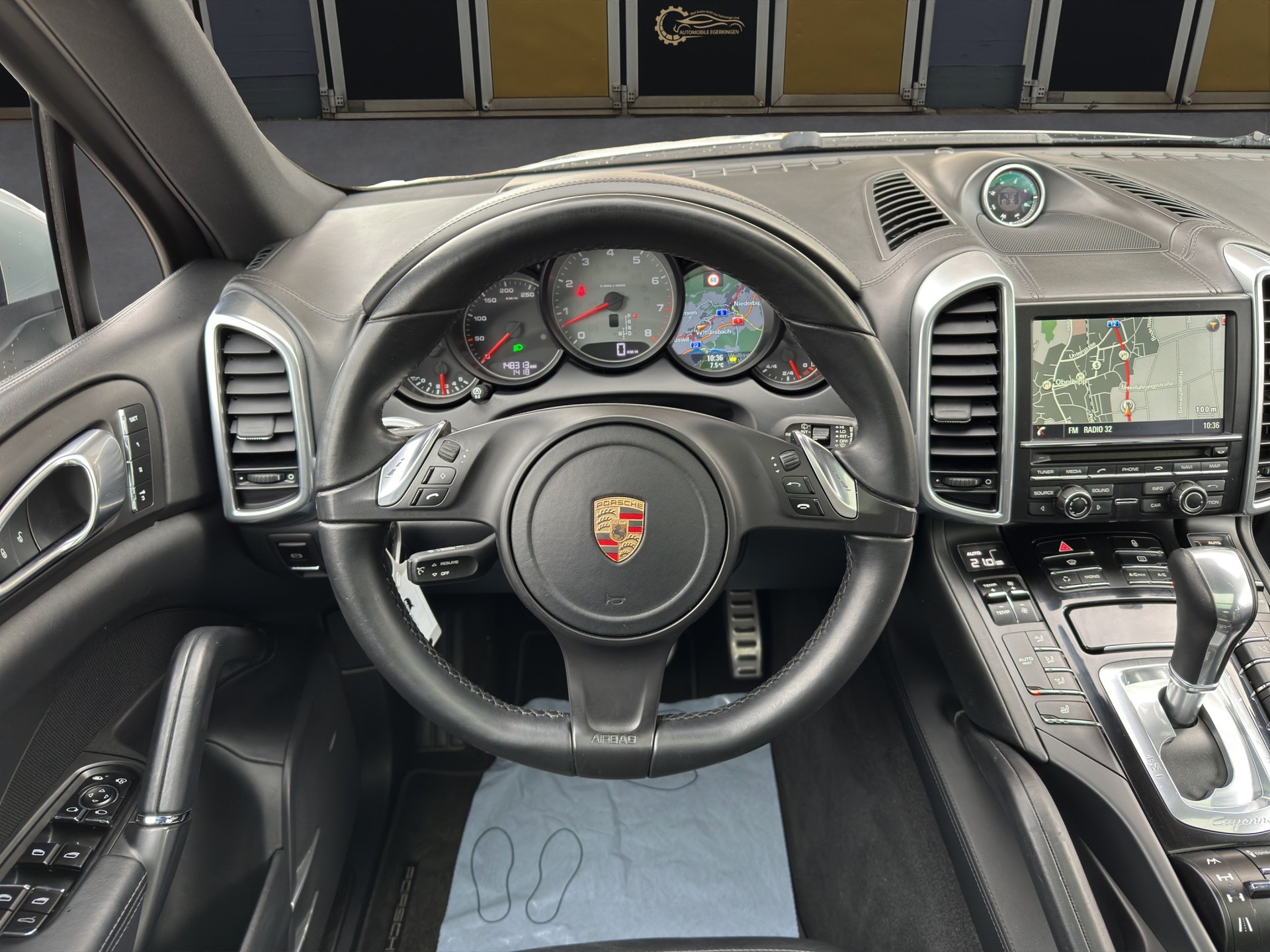 PORSCHE Cayenne S-image-12