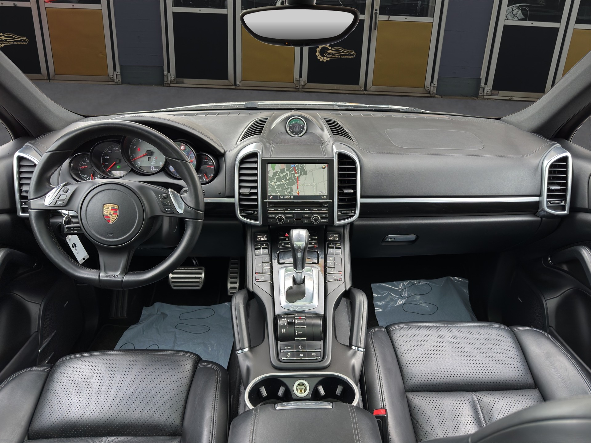 PORSCHE Cayenne S-image-11