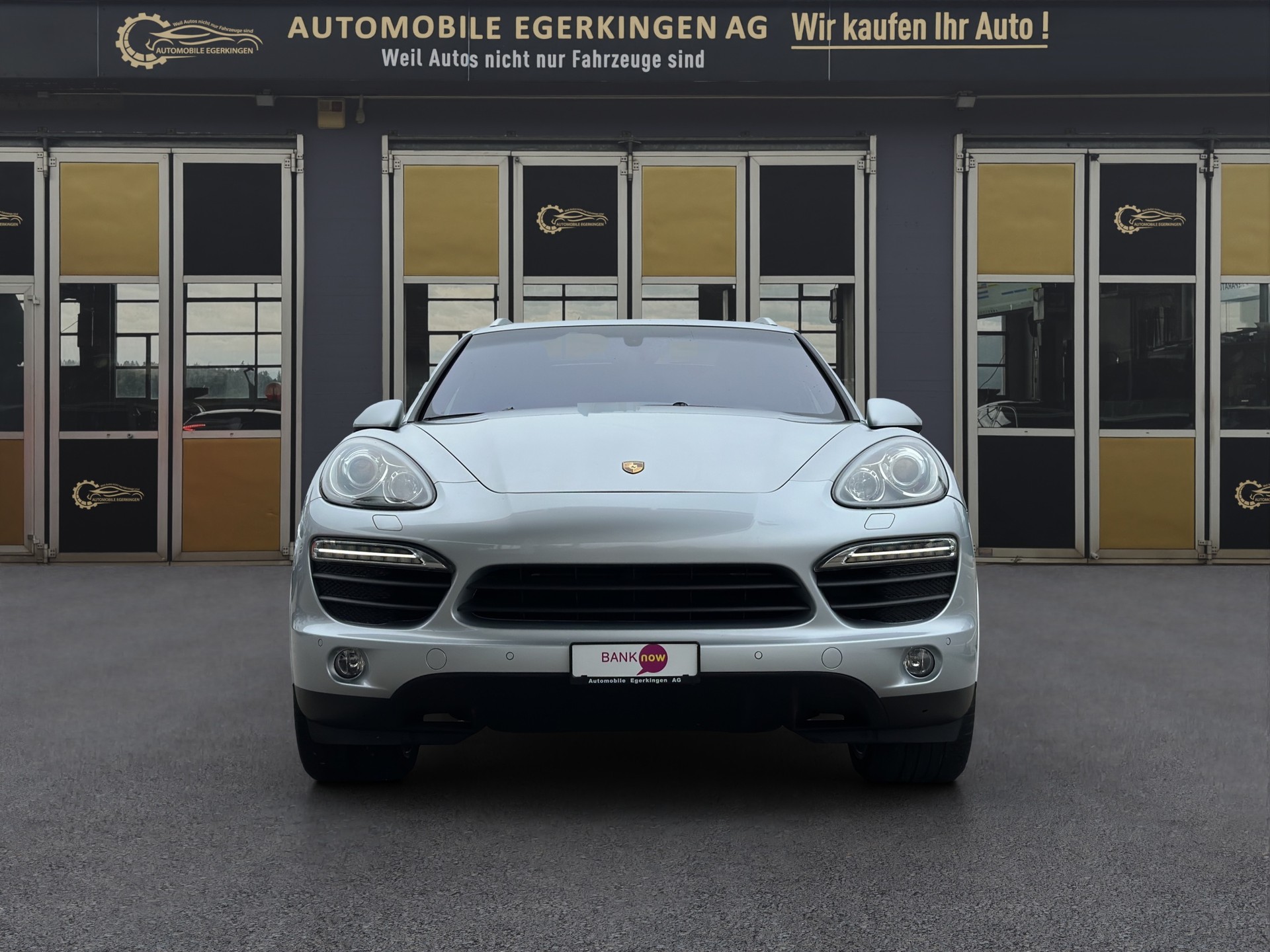 PORSCHE Cayenne S-showroom-element-1