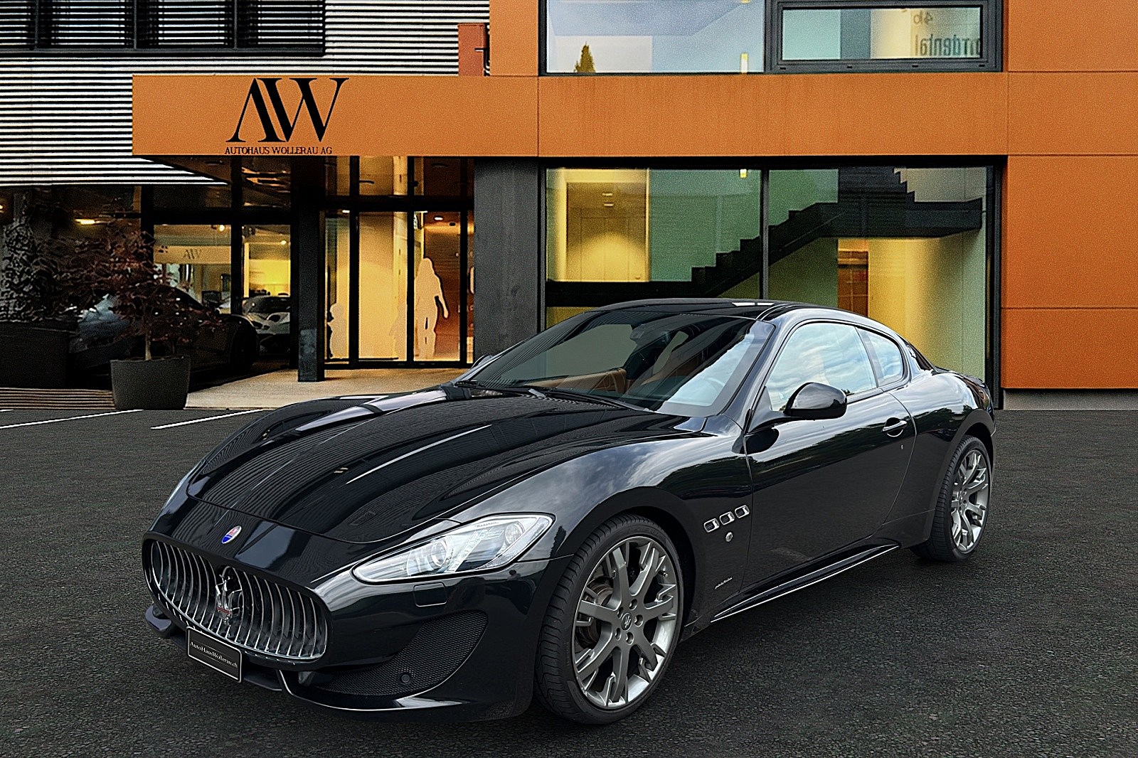 MASERATI Gran Turismo 4.7 V8 Sport / Top Zustand-showroom-element-1