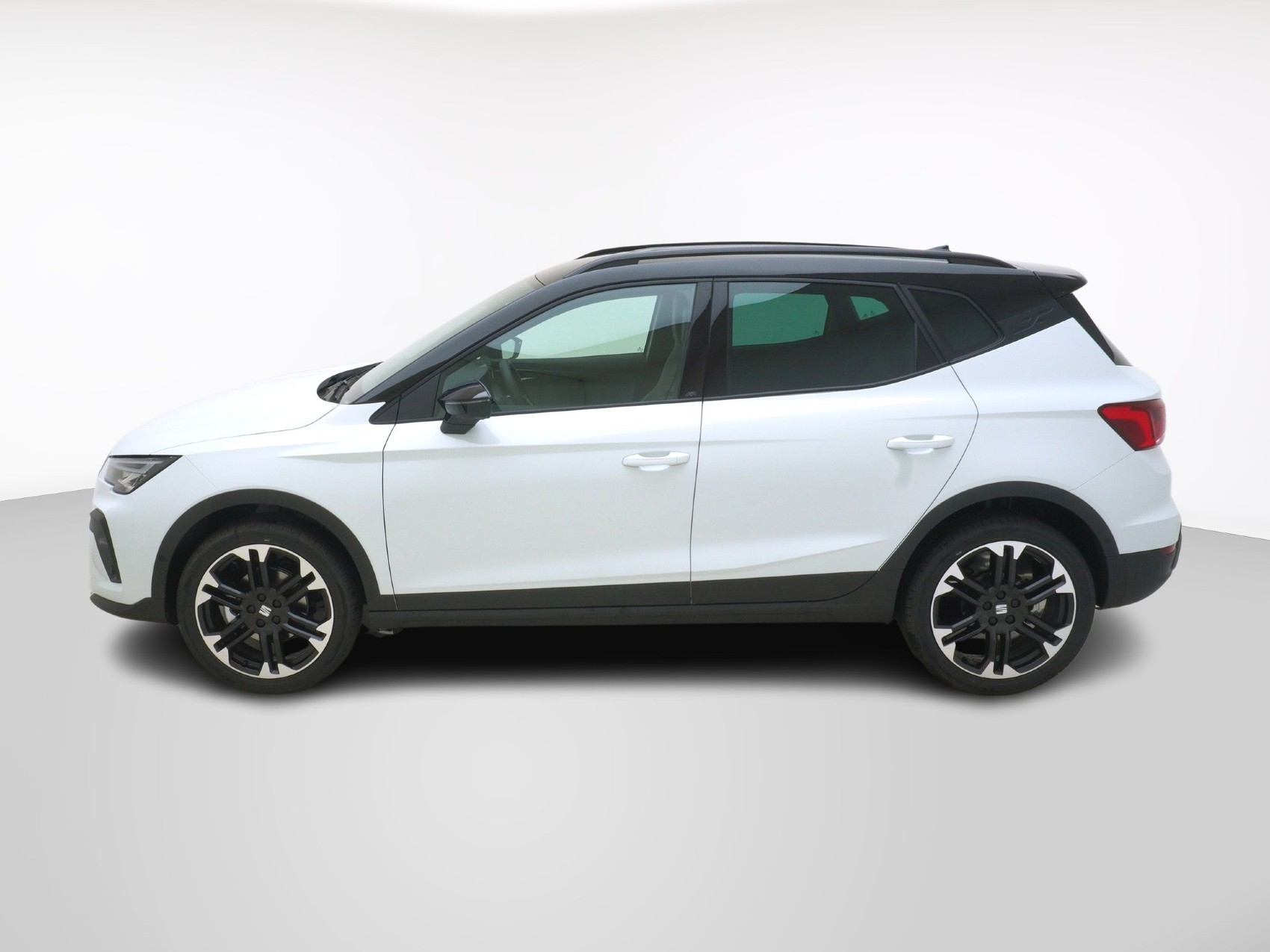 SEAT Arona 1.5 TSI FR DSG *Rundumsorglospaket*-showroom-element-1