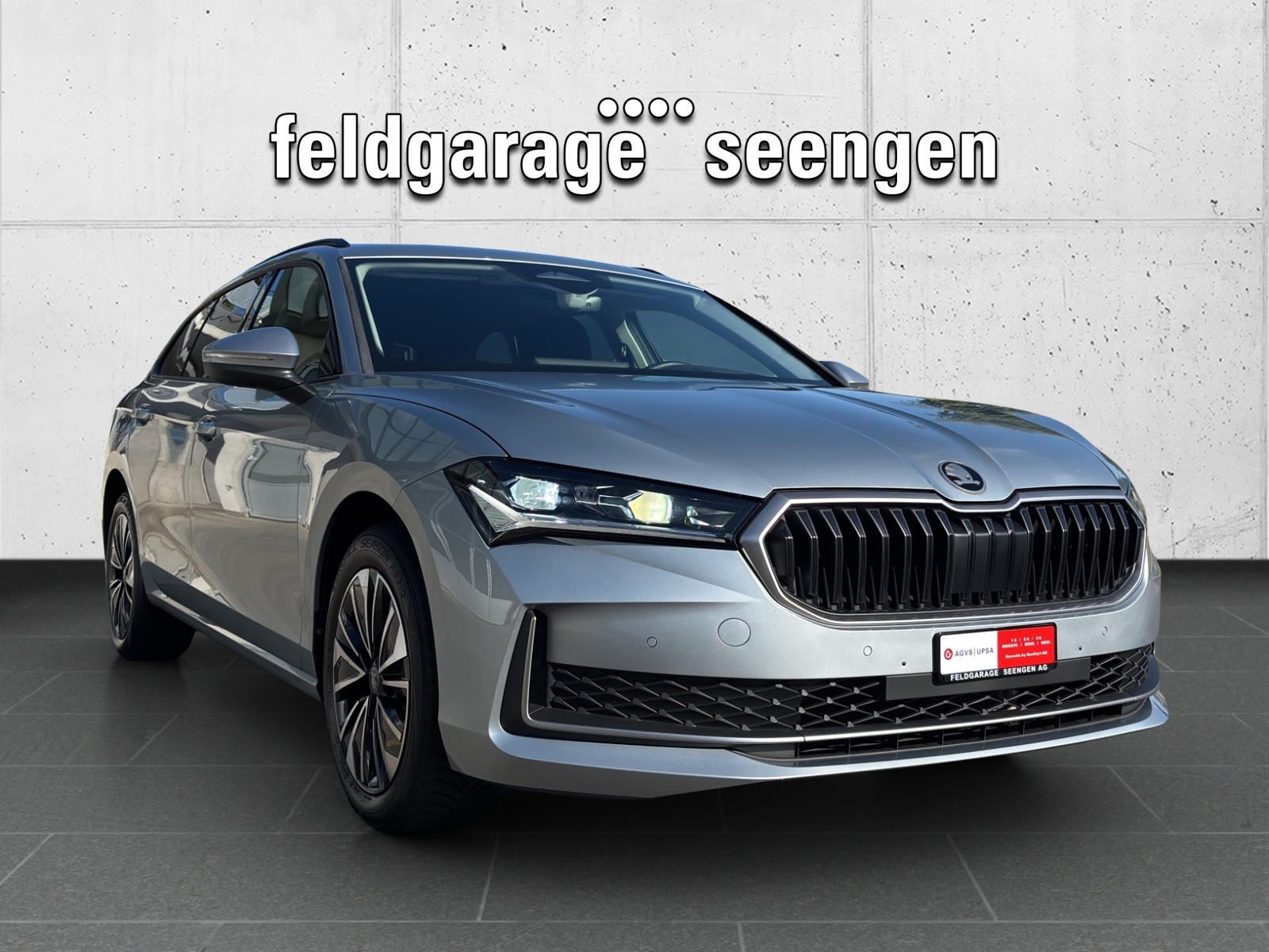 SKODA New Superb Combi 2.0 TSI Selection 4x4 DSG mit AHK & fortl. Werksgarantie-showroom-element-2