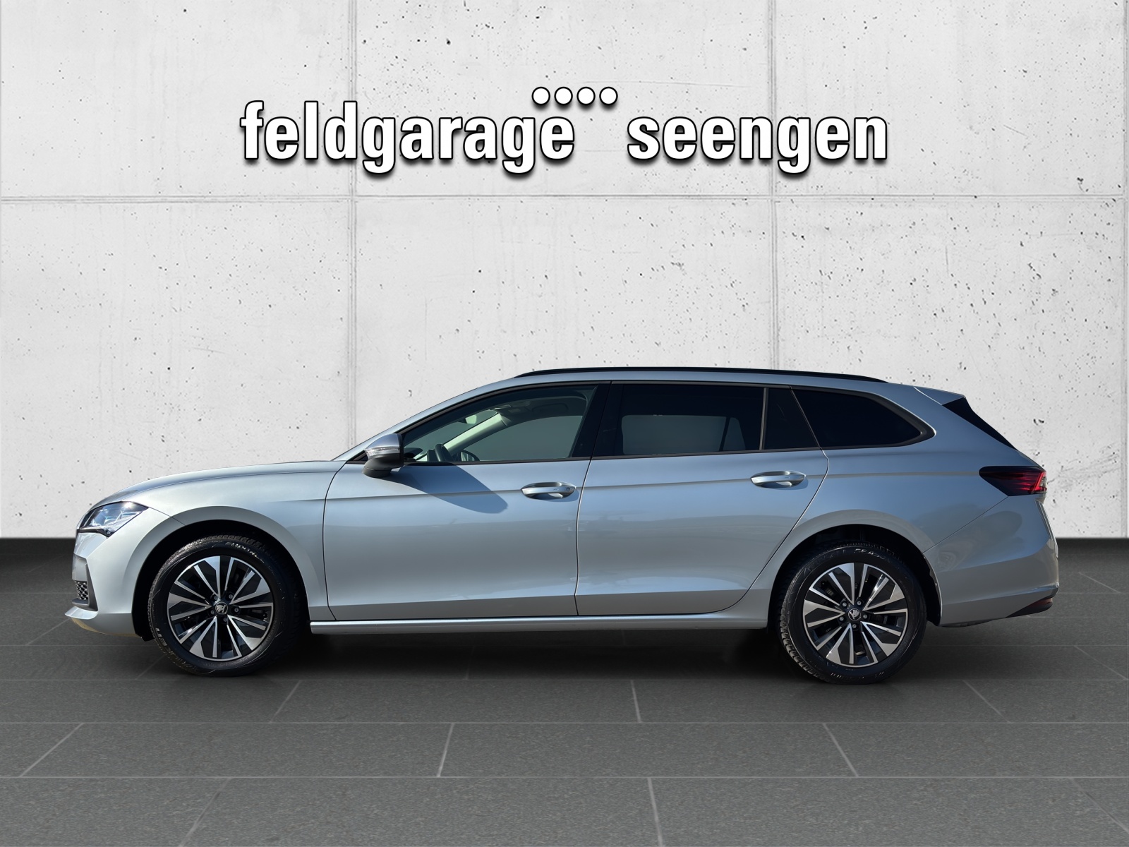 SKODA New Superb Combi 2.0 TSI Selection 4x4 DSG mit AHK & fortl. Werksgarantie-showroom-element-1
