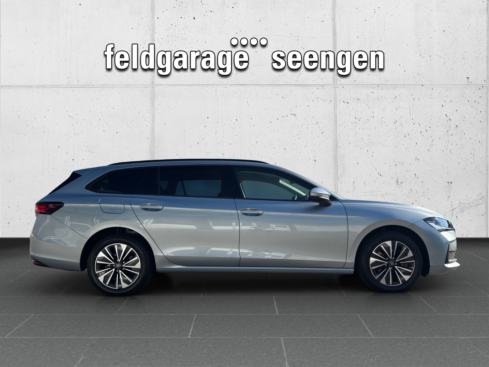 SKODA New Superb Combi 2.0 TSI Selection 4x4 DSG mit AHK & fortl. Werksgarantie-showroom-element-3