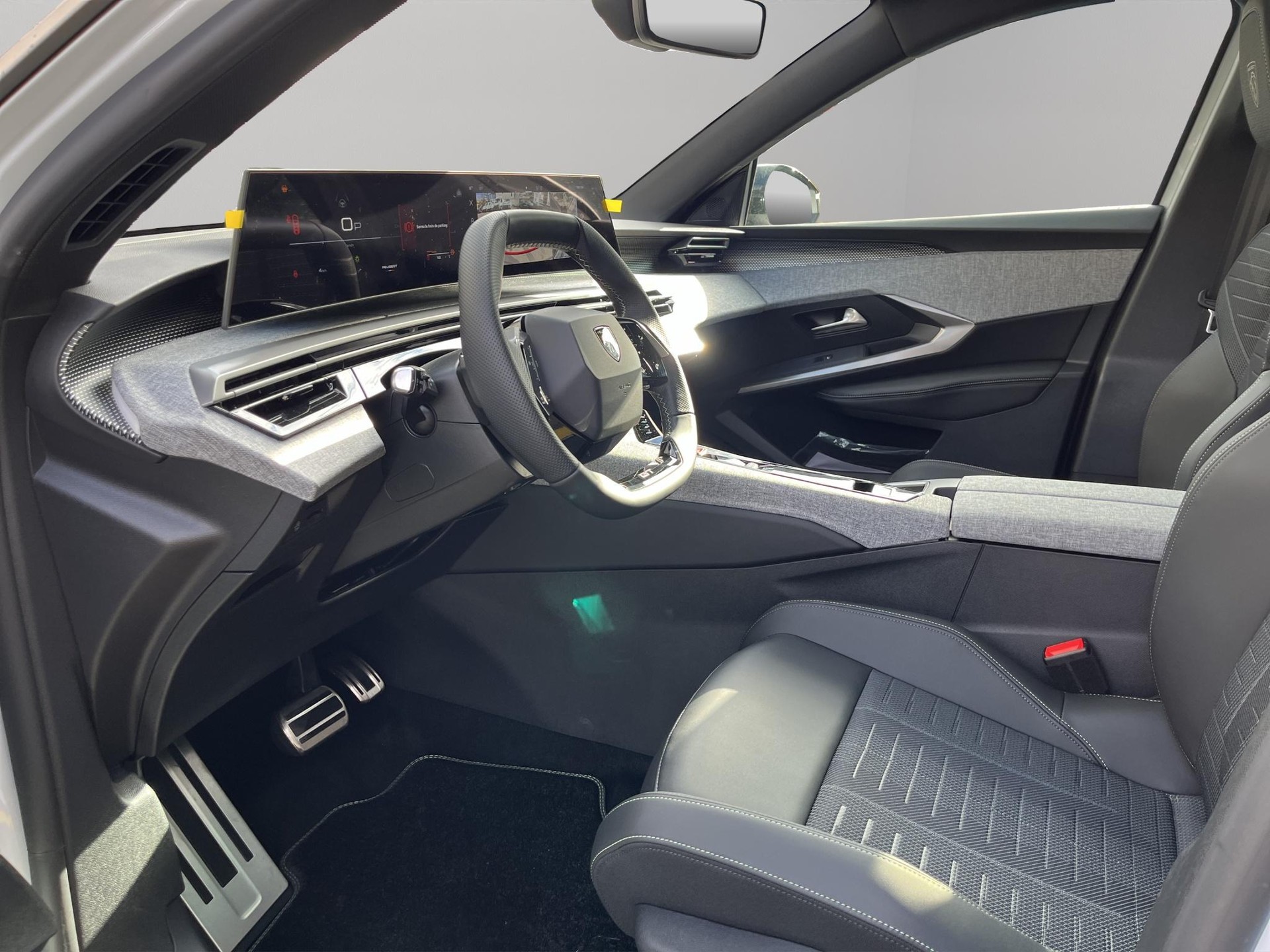 PEUGEOT 5008 1.2 Hybrid GT-image-12