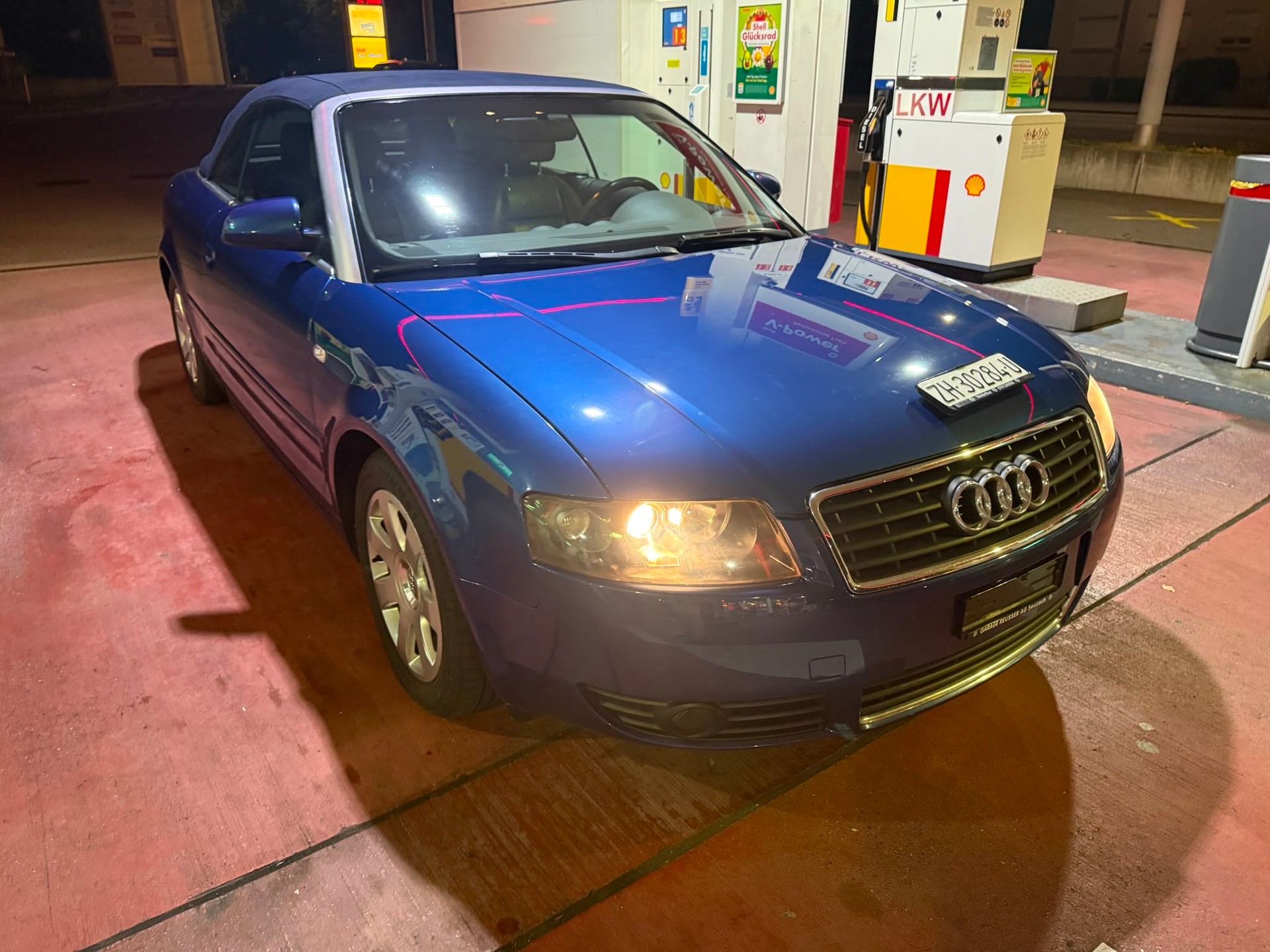 AUDI A4 Cabriolet 2.4 V6-image-6