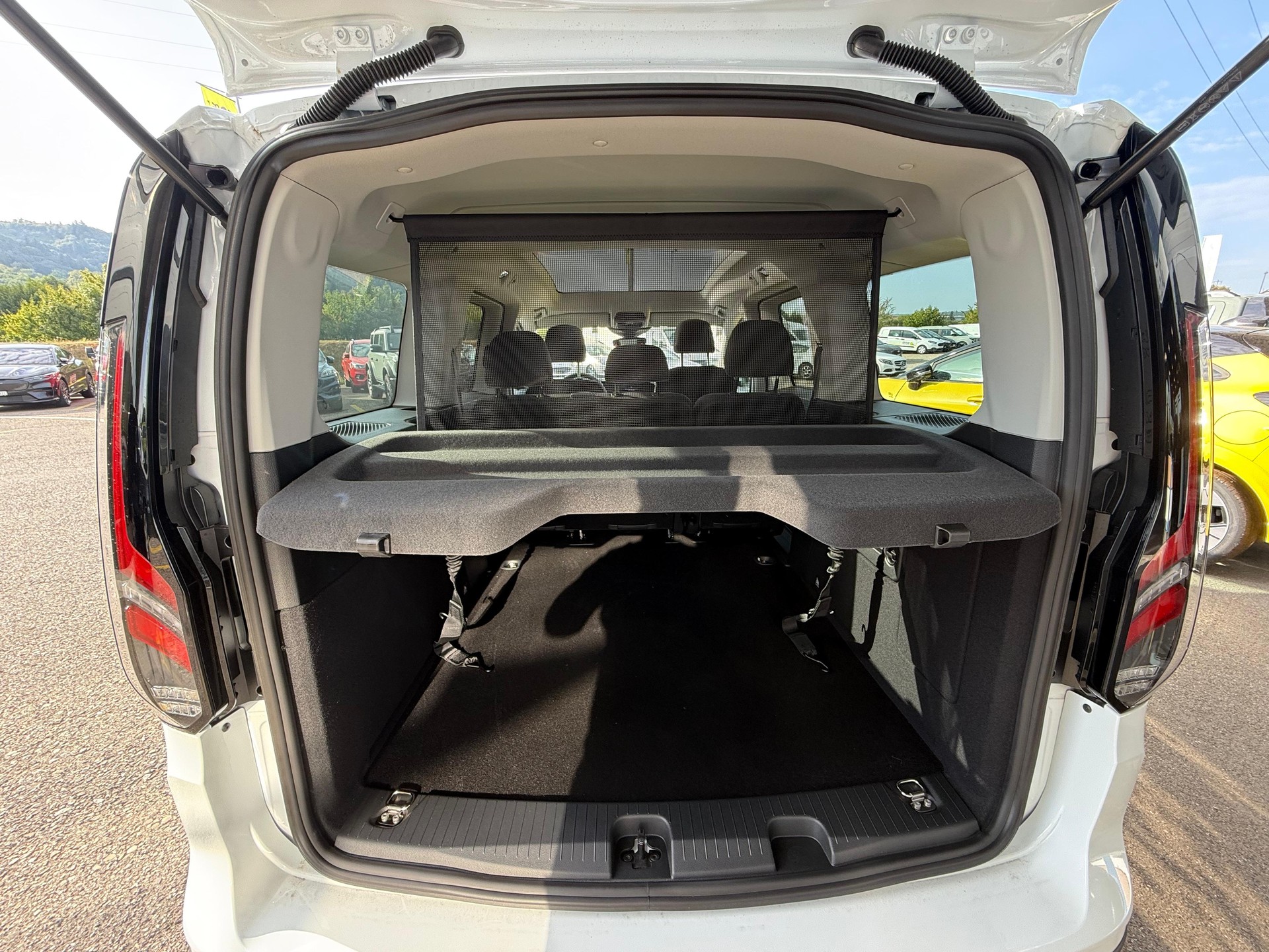 FORD Grand Tourneo Connect 1.5 PHEV Active Automat-image-4