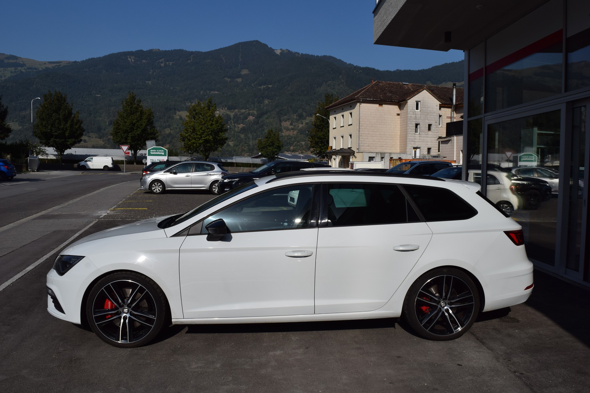 SEAT Leon ST 2.0 TSI Cupra 300 4 Drive DSG-showroom-element-3