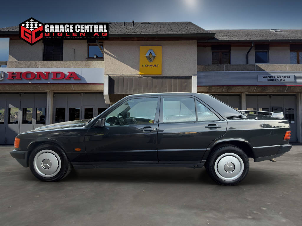 MERCEDES-BENZ E 190 (201)-showroom-element-2