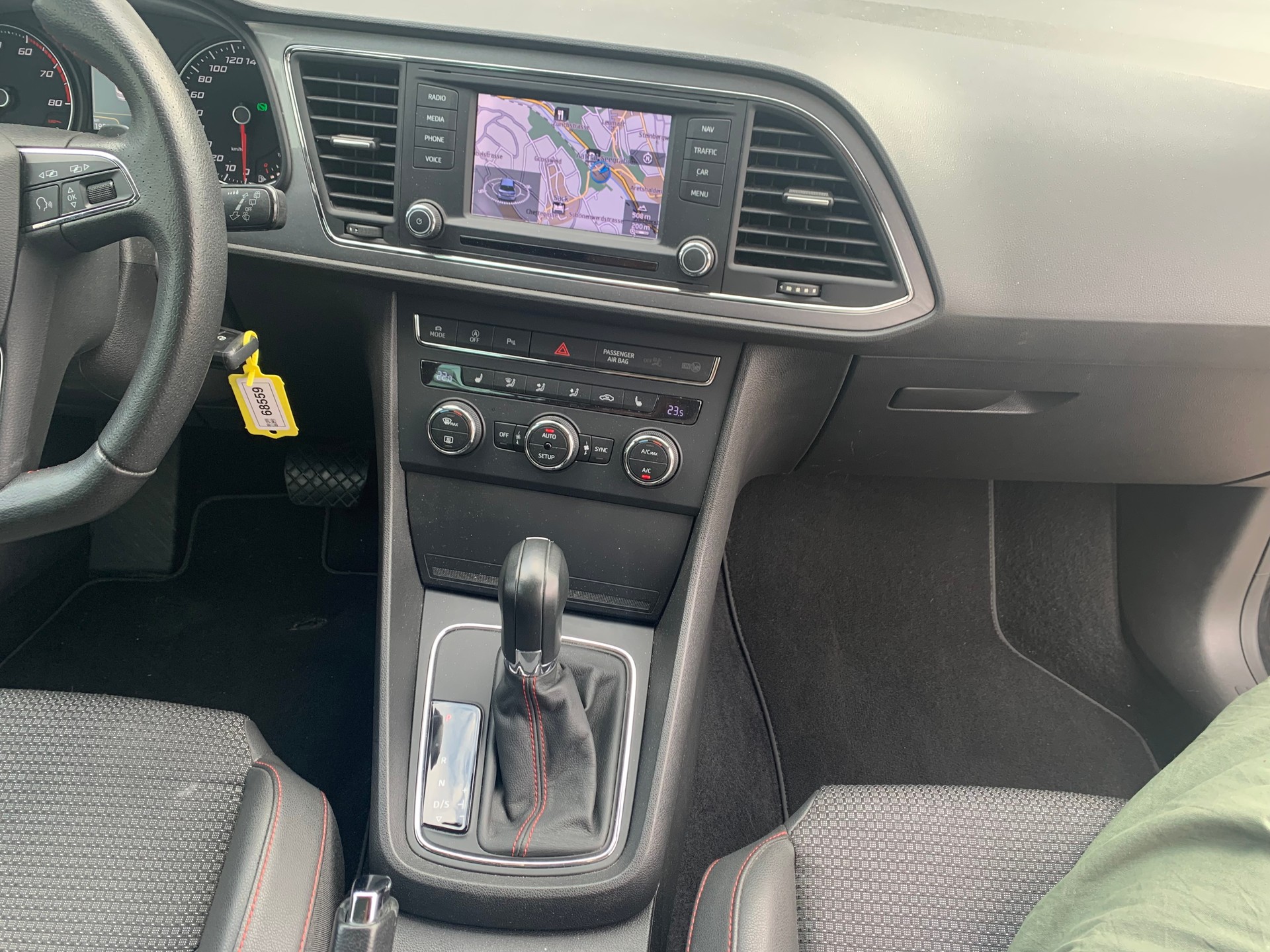 SEAT Leon ST 1.4 TSI FR DSG-image-6