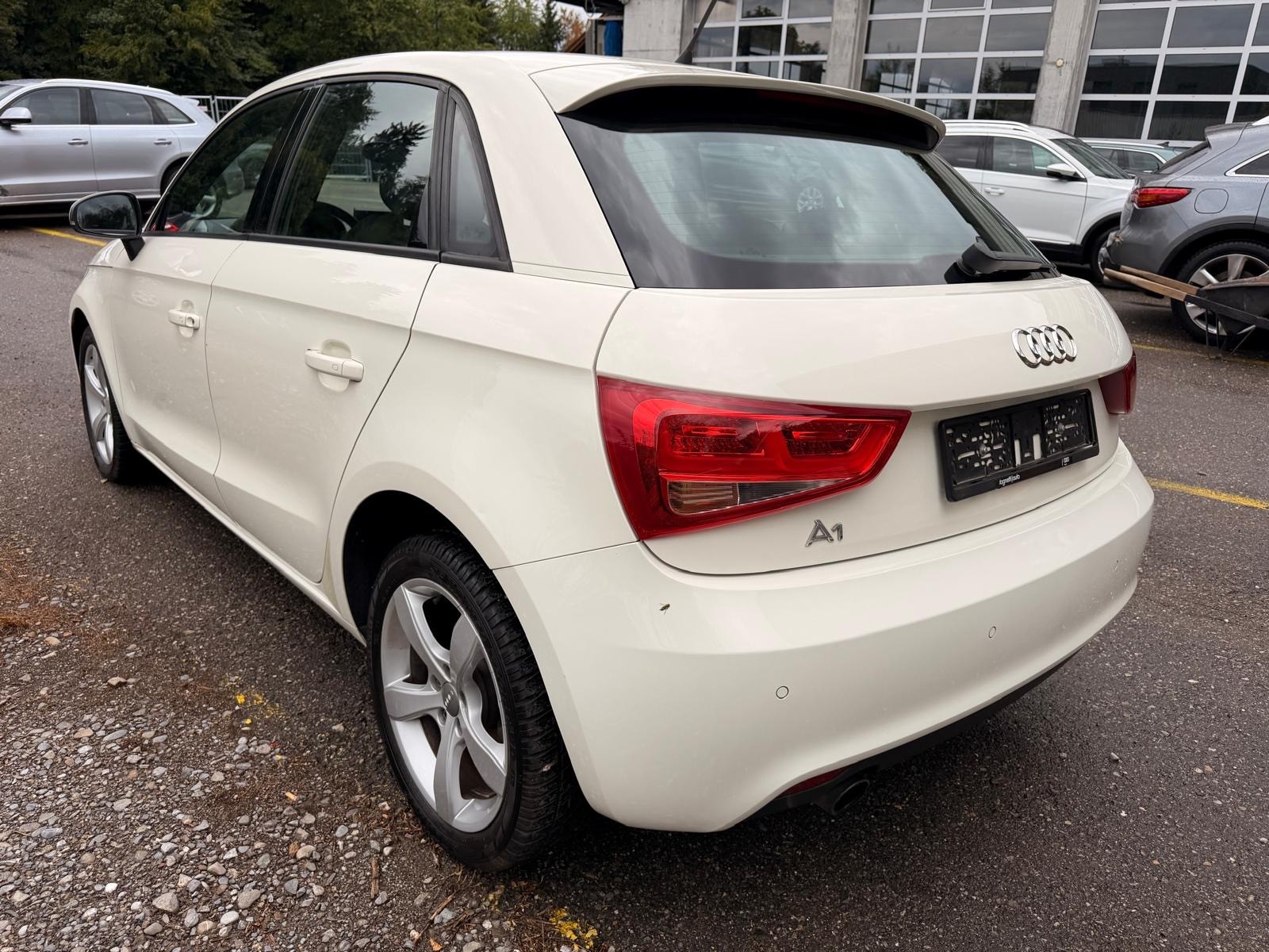AUDI A1 Sportback 1.2 TFSI Ambition-image-2