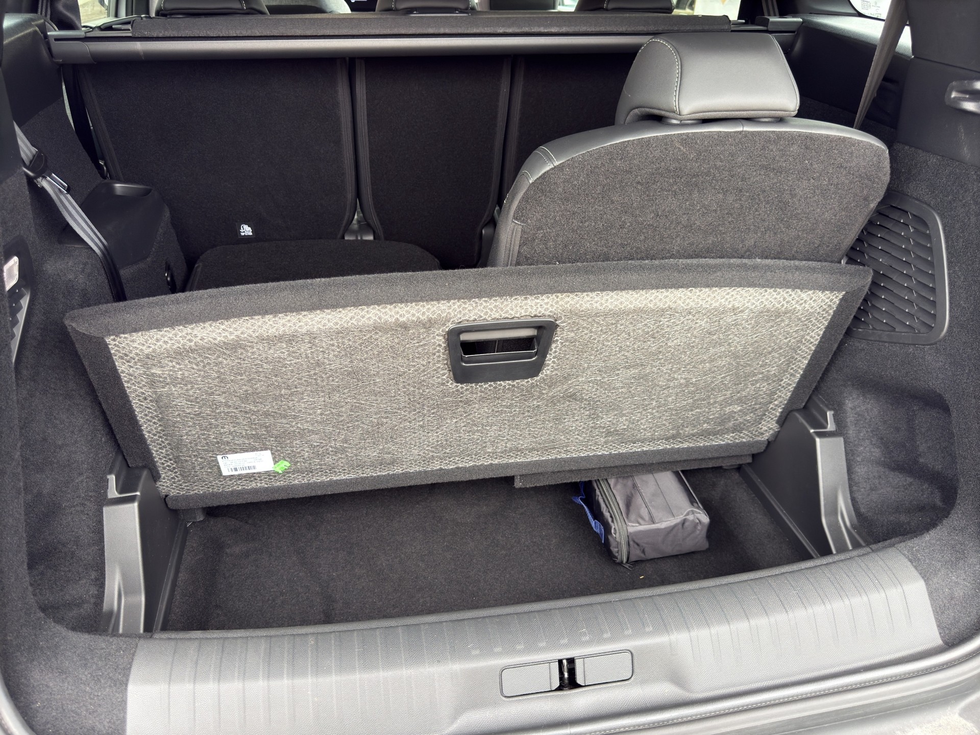 PEUGEOT 5008 1.2 Hybrid e-DCS6 GT 7 Plätzer-image-27