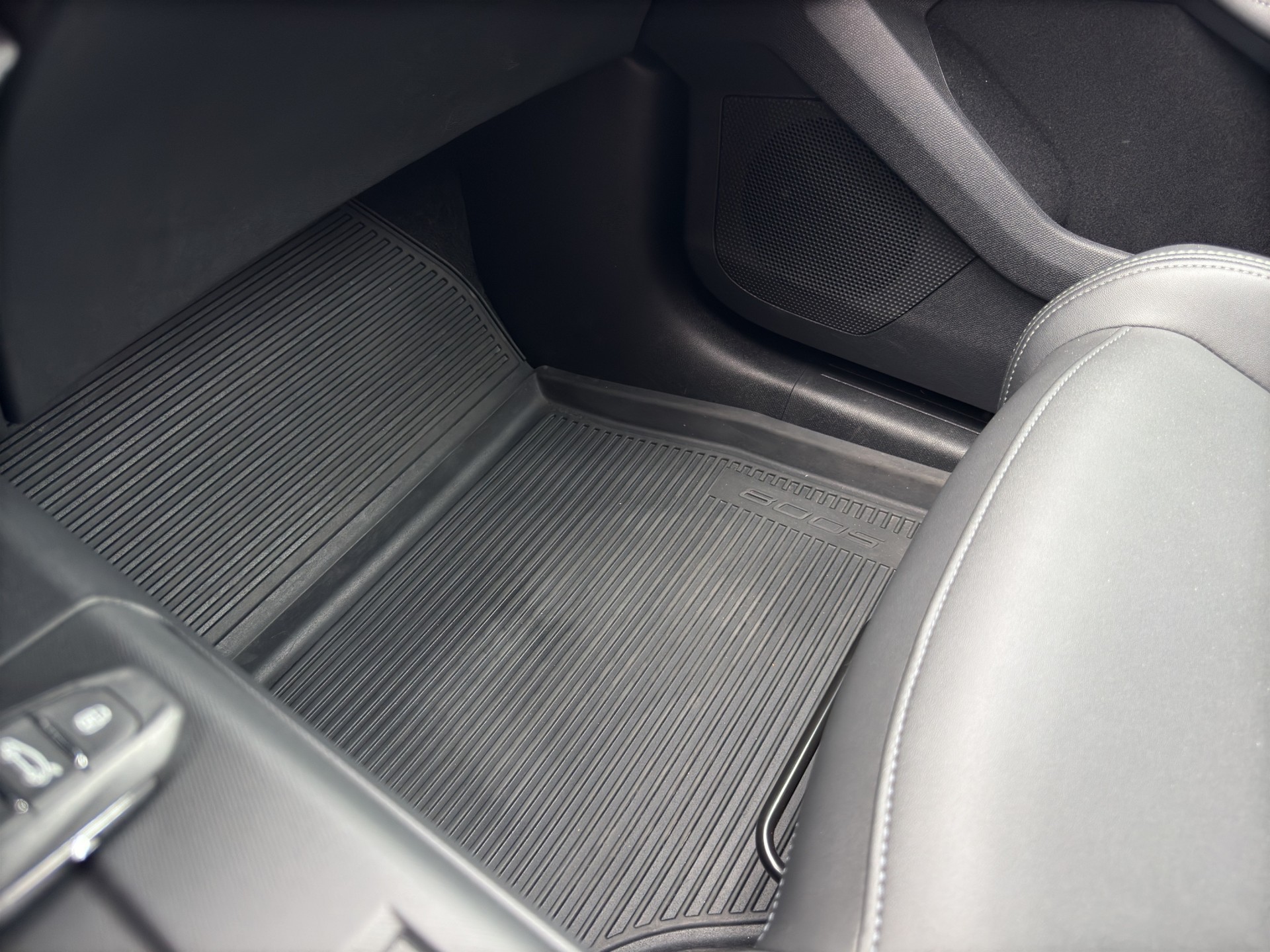 PEUGEOT 5008 1.2 Hybrid e-DCS6 GT 7 Plätzer-image-33