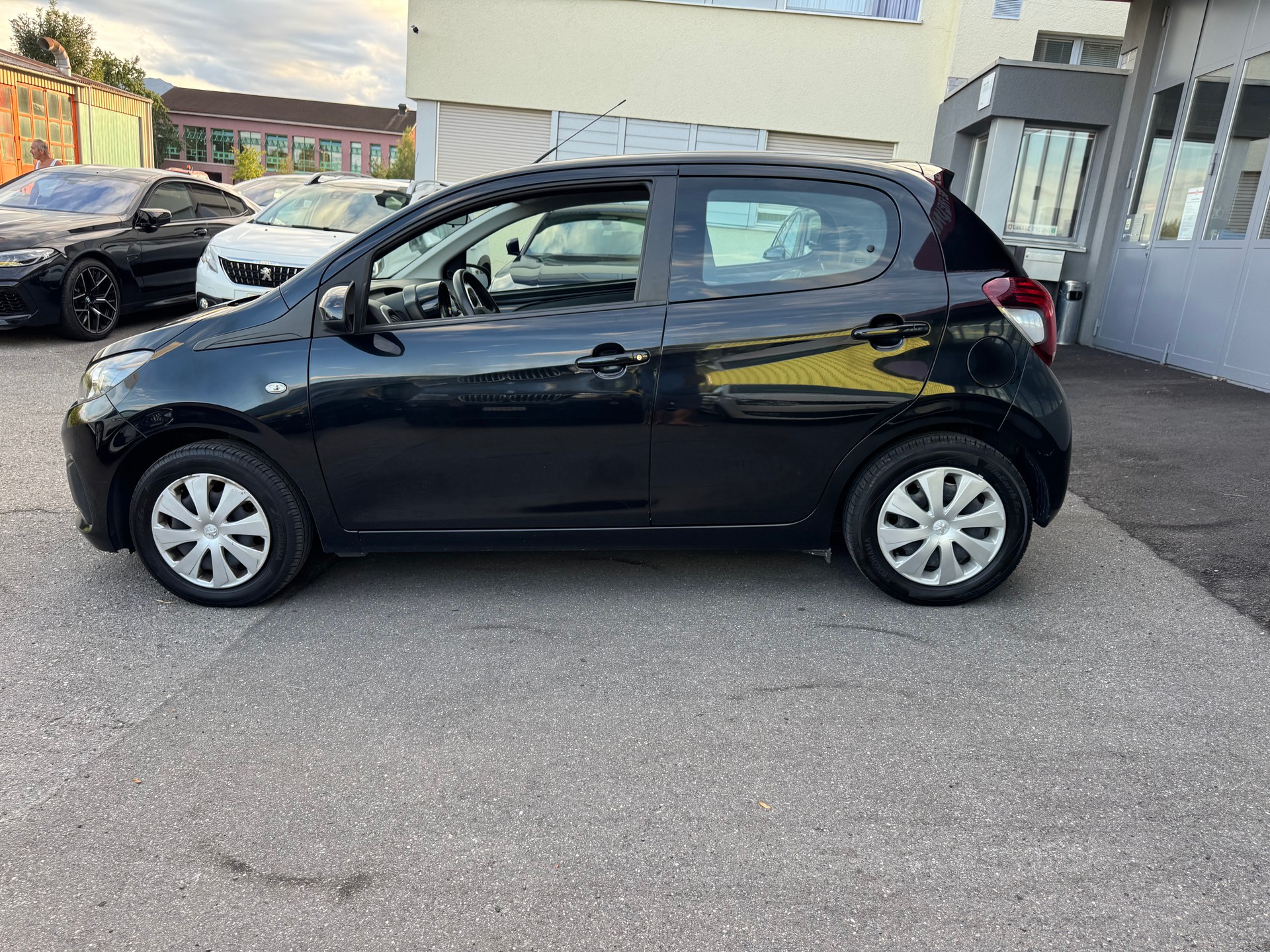 PEUGEOT 108 1.0 VTi Active Top-image-6