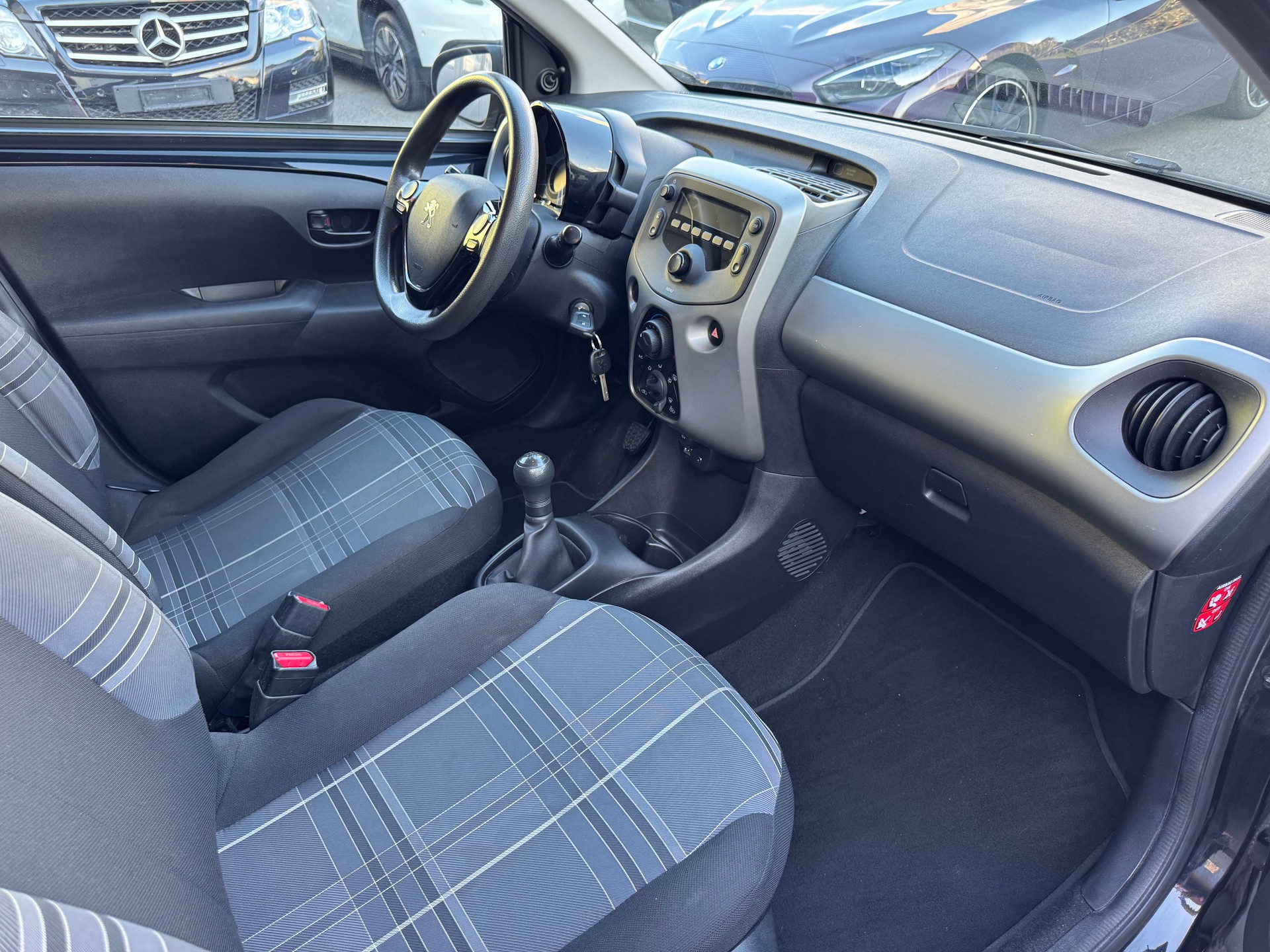 PEUGEOT 108 1.0 VTi Active Top-image-11