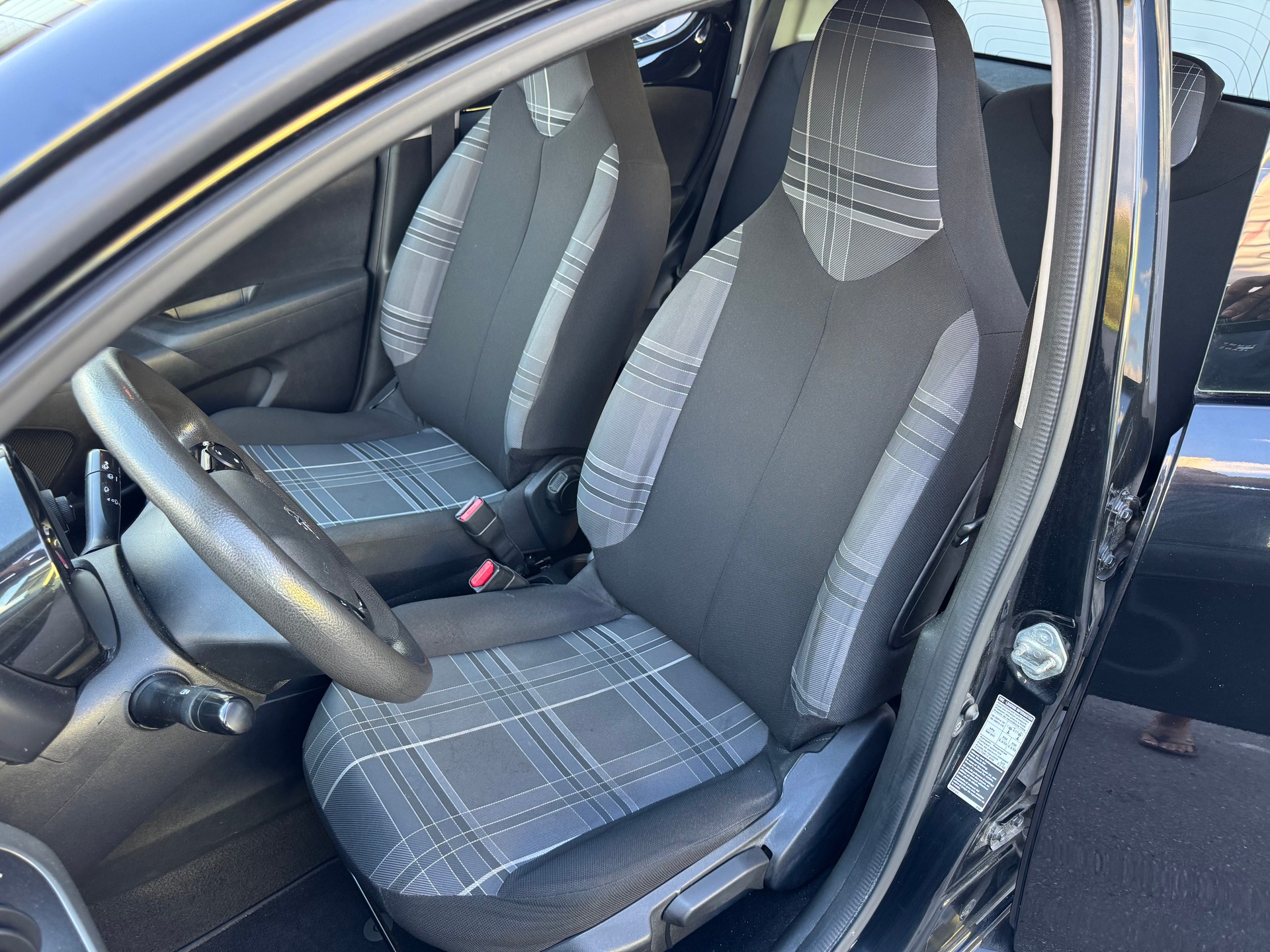 PEUGEOT 108 1.0 VTi Active Top-image-21