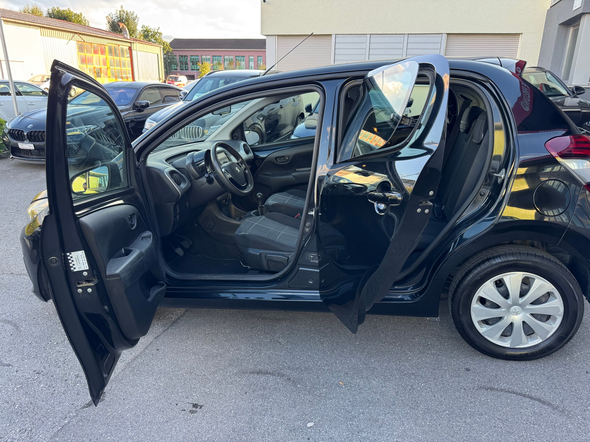 PEUGEOT 108 1.0 VTi Active Top-image-19