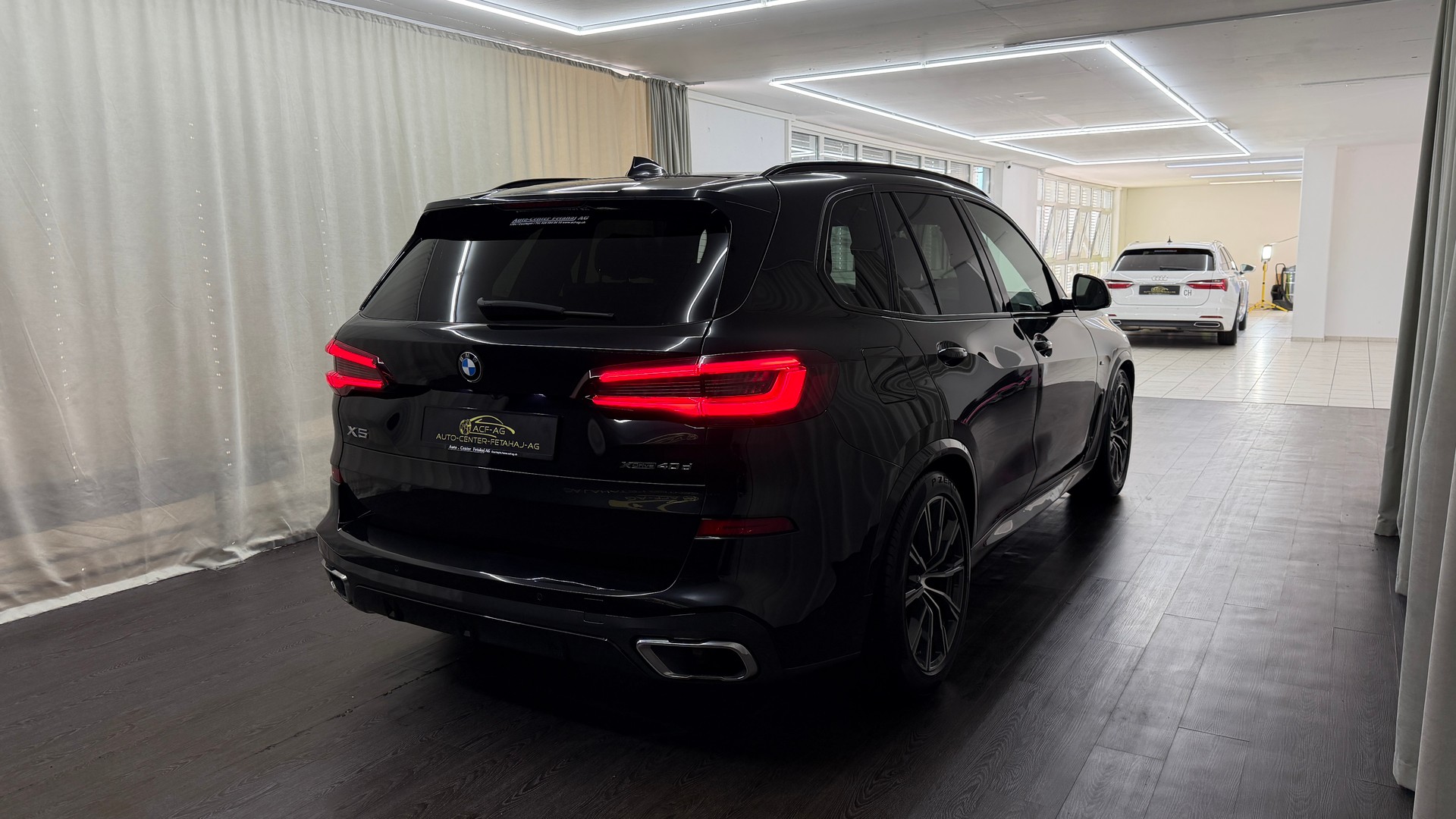 BMW X5 xDrive 48V 40d M Sport Steptronic-showroom-element-3