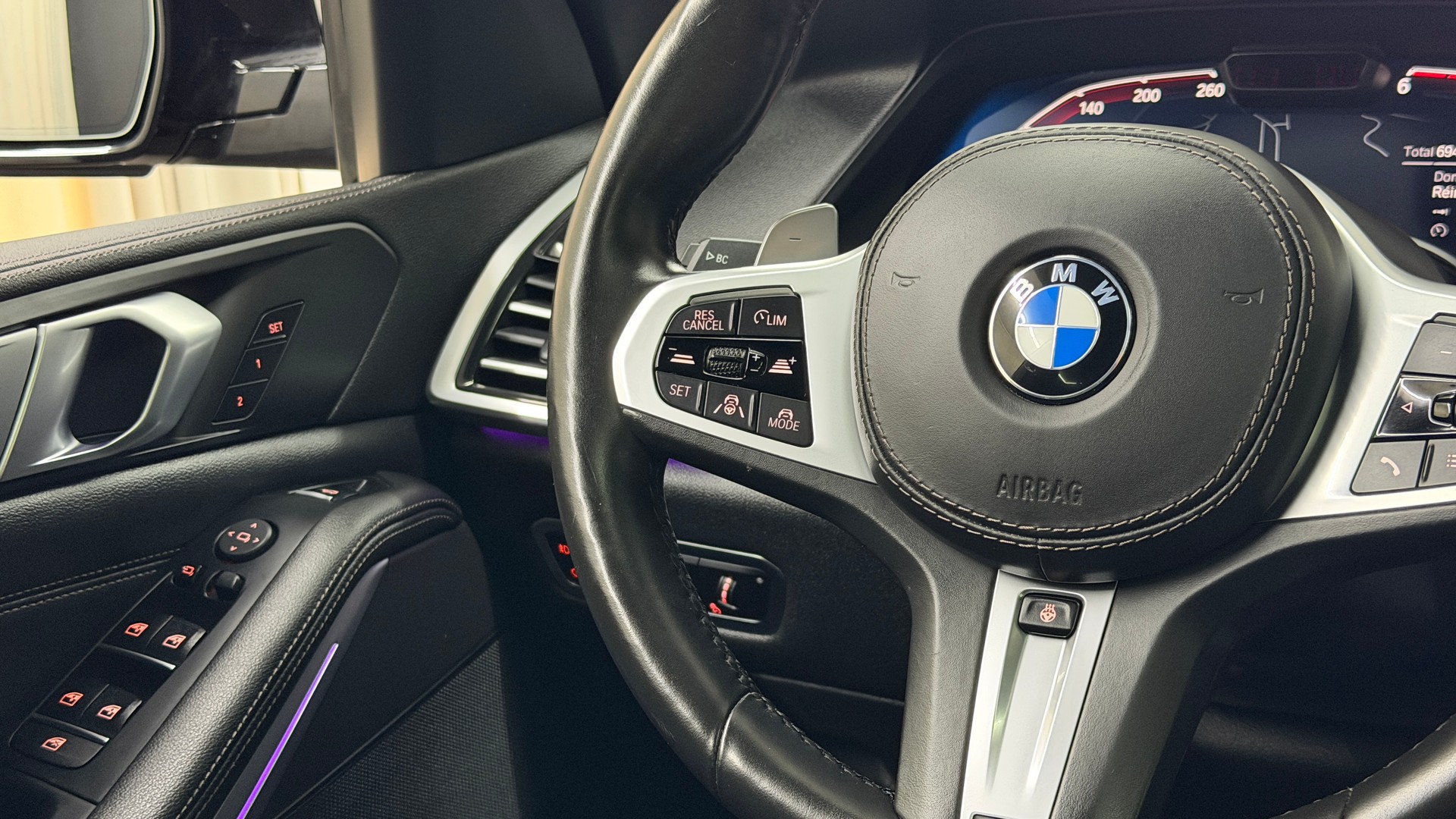 BMW X5 xDrive 48V 40d M Sport Steptronic-image-16