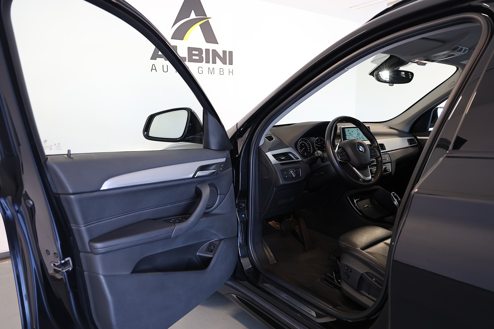 BMW X1 xDrive 18d Sport Line Steptronic-image-4