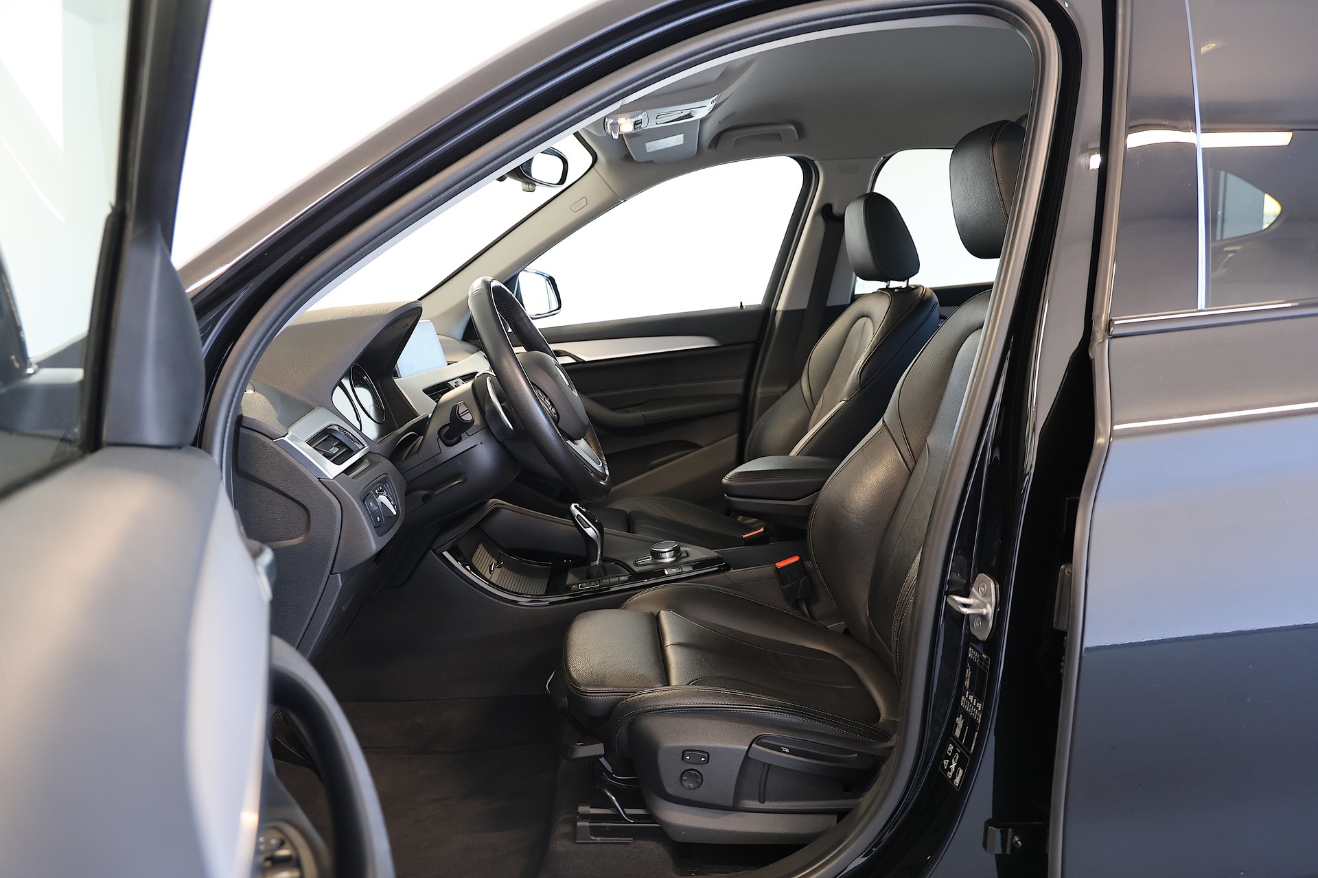 BMW X1 xDrive 18d Sport Line Steptronic-image-5