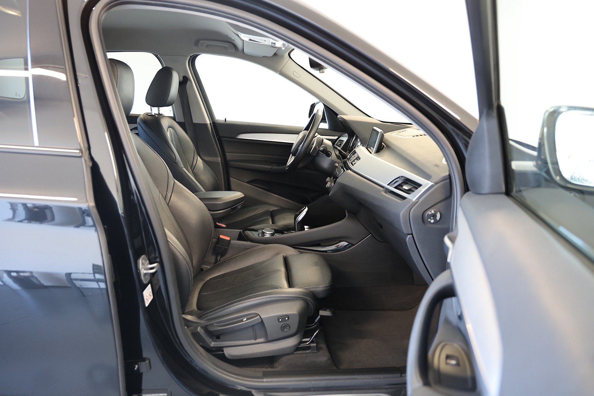 BMW X1 xDrive 18d Sport Line Steptronic-image-11