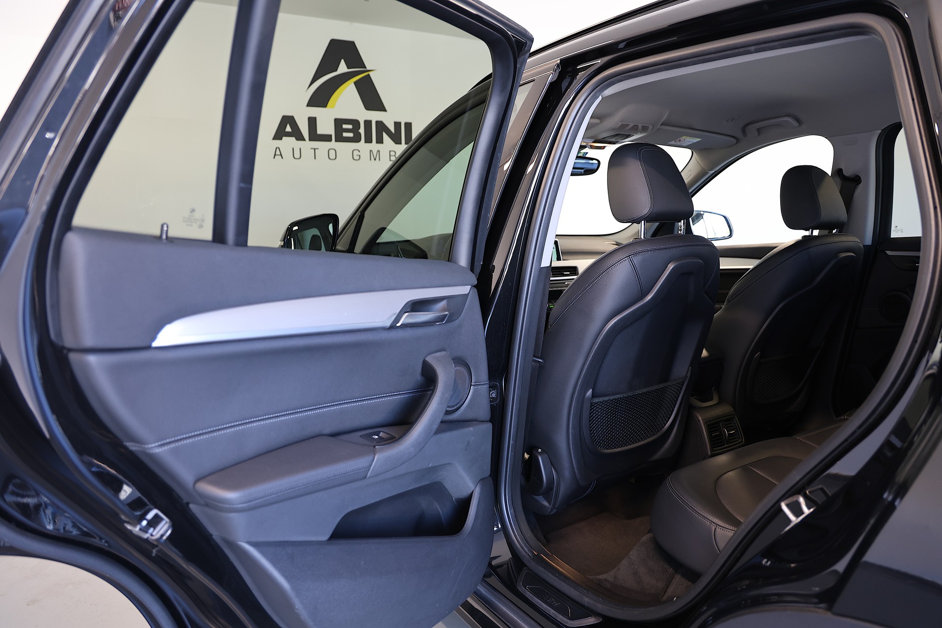 BMW X1 xDrive 18d Sport Line Steptronic-image-13